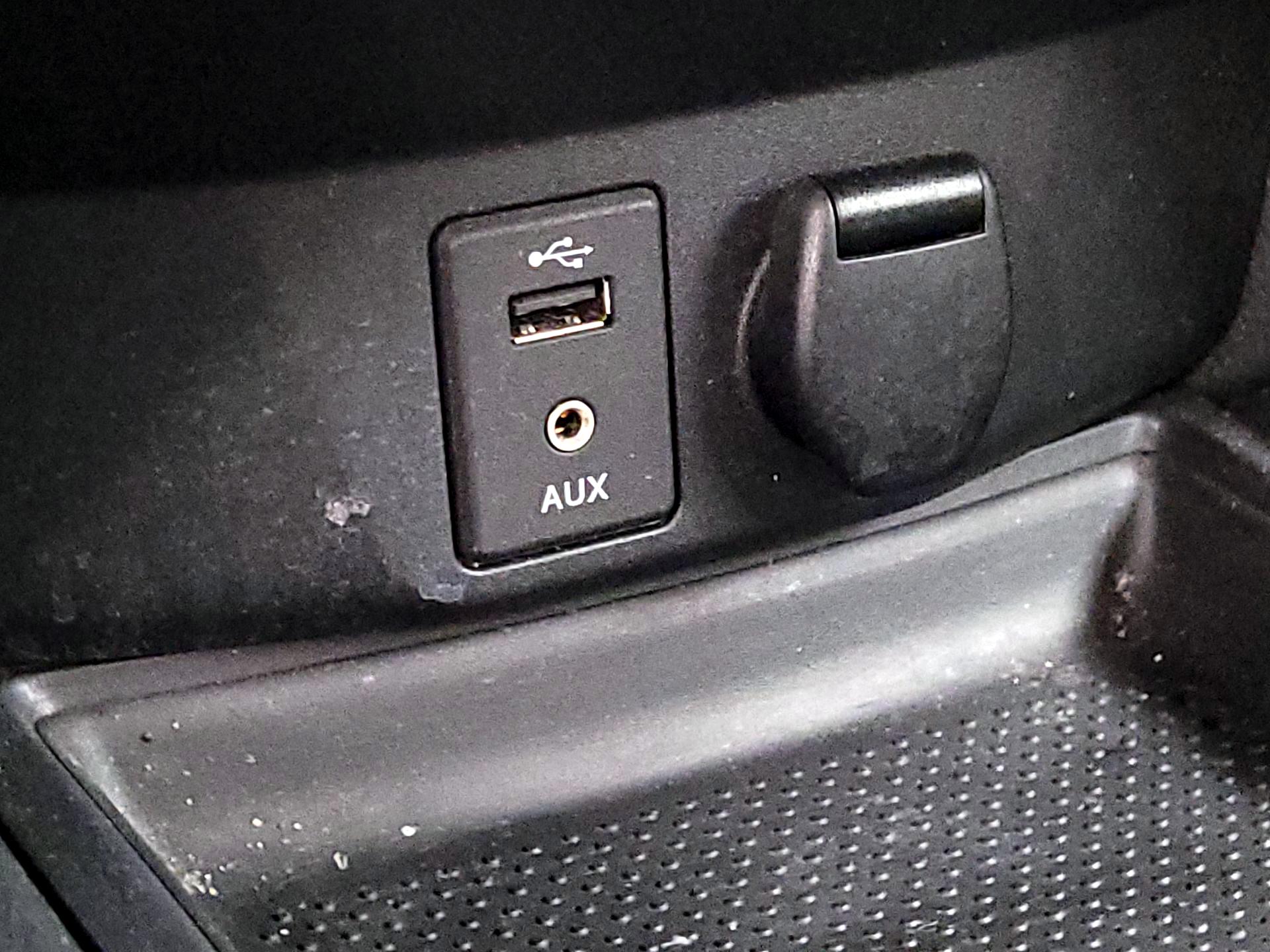 Thumbnail: 2016 Nissan Rogue - 18