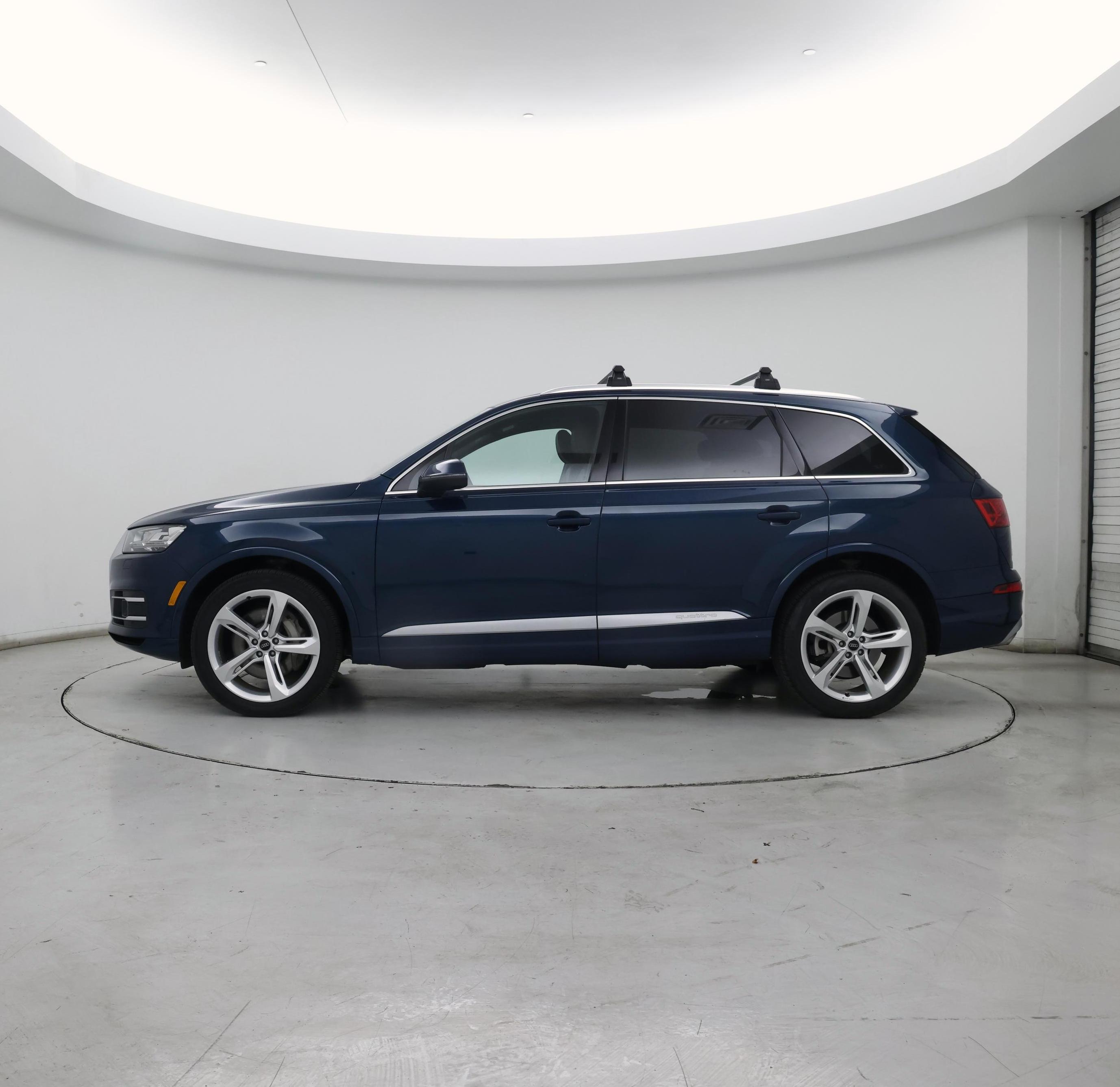 Thumbnail: 2019 Audi Q7 - 3