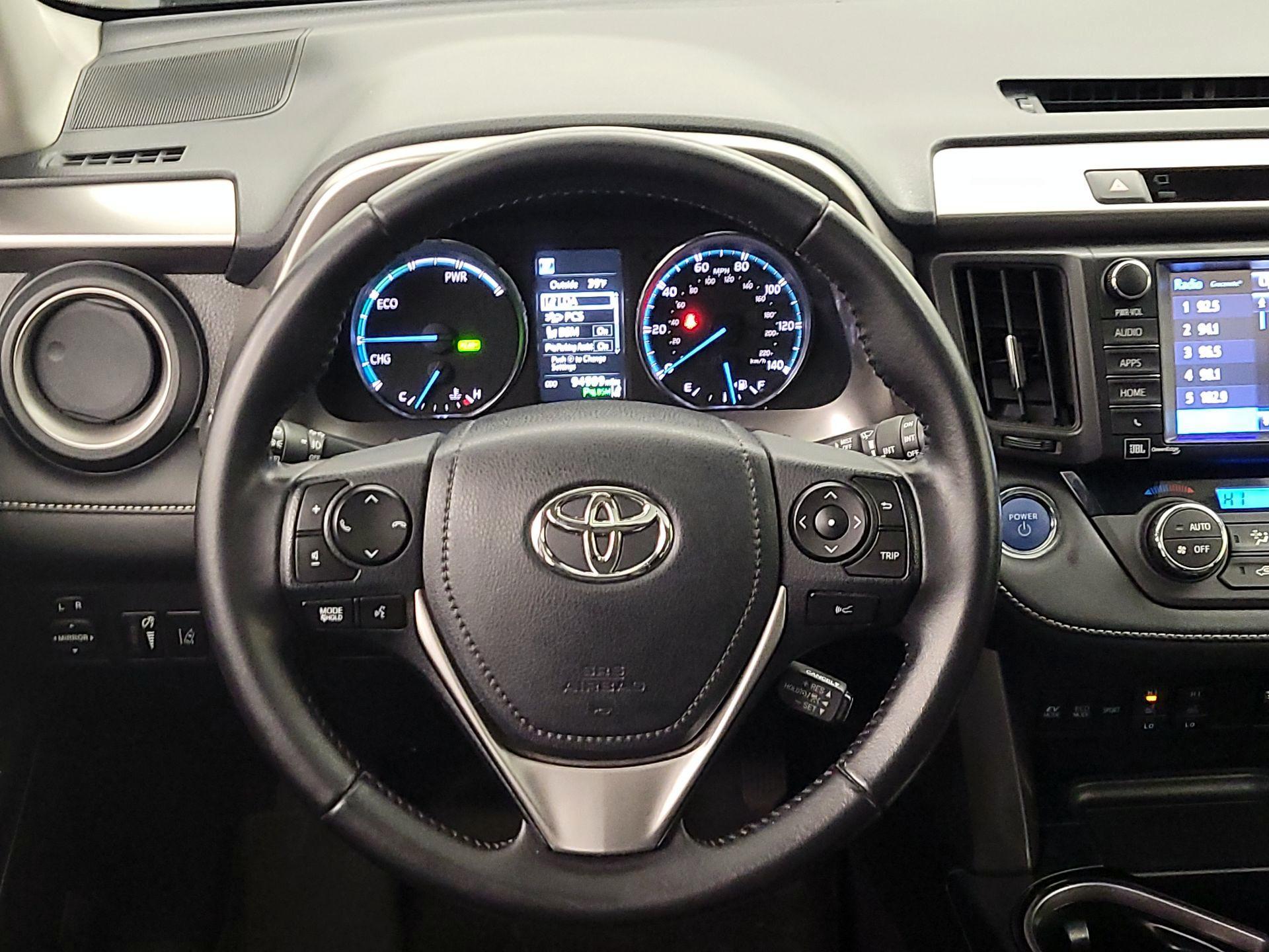 Thumbnail: 2017 Toyota RAV4 - 10