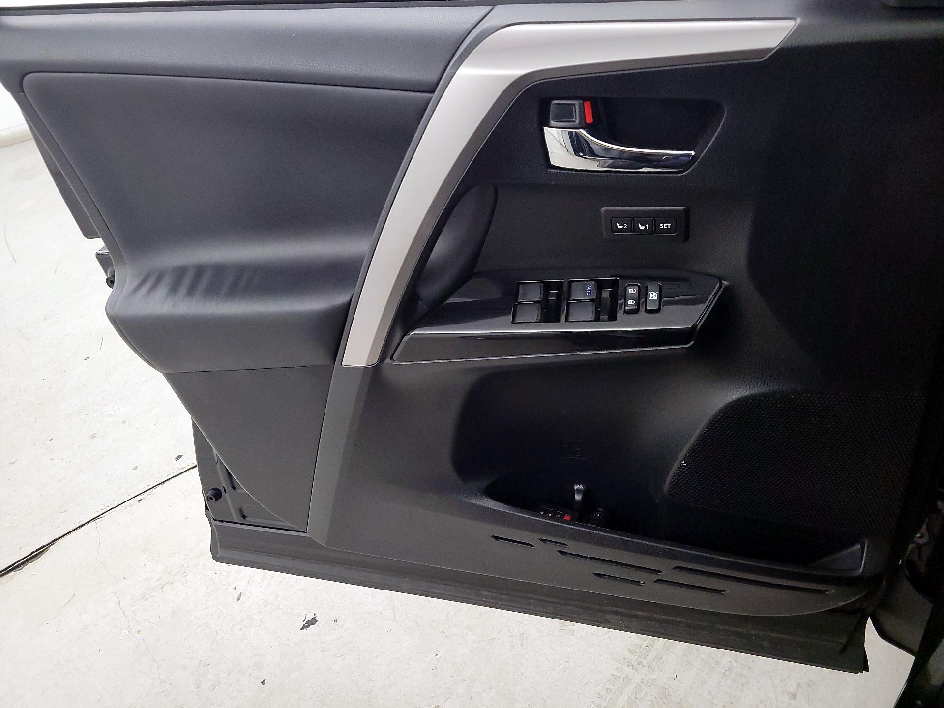 Thumbnail: 2017 Toyota RAV4 - 12