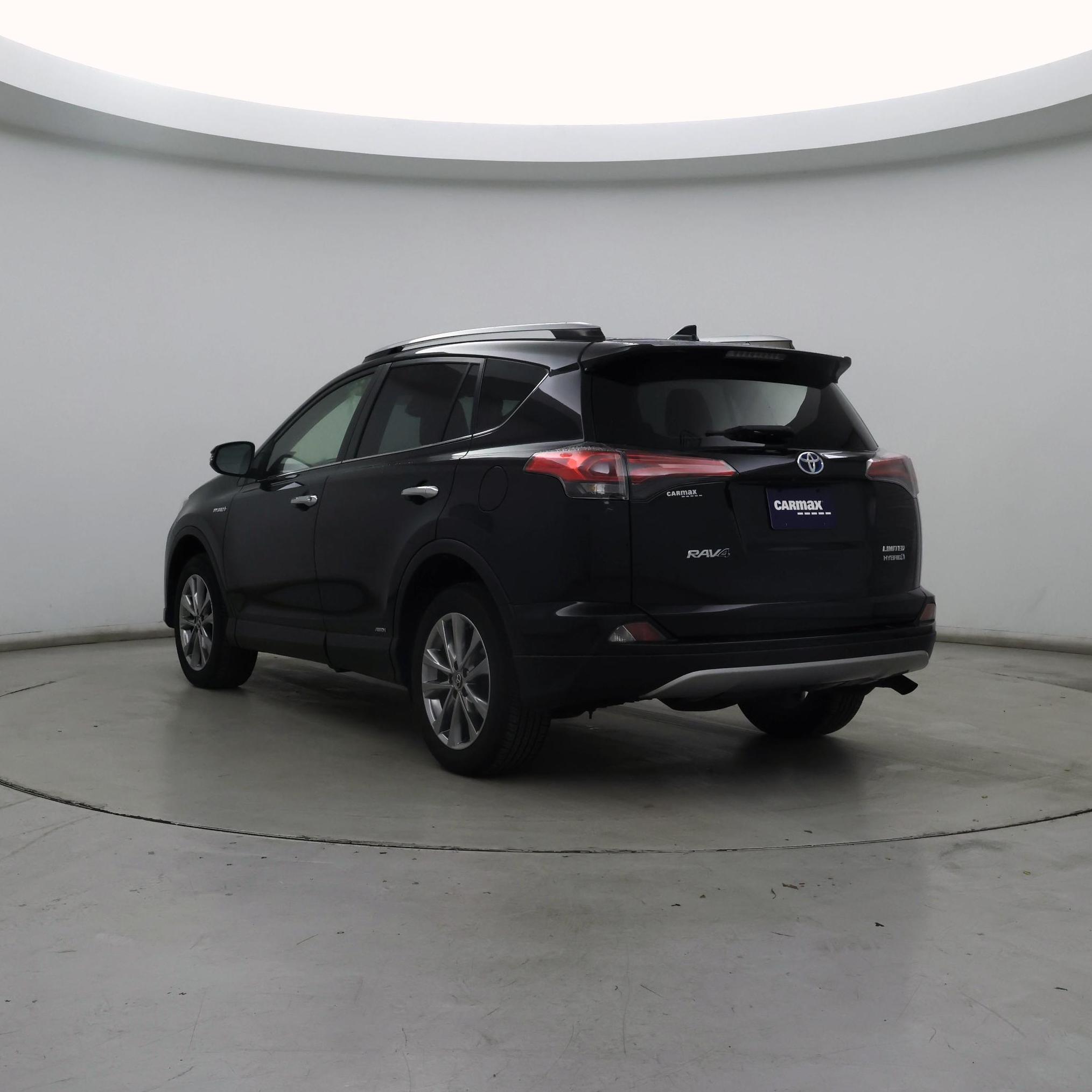 Thumbnail: 2017 Toyota RAV4 - 2