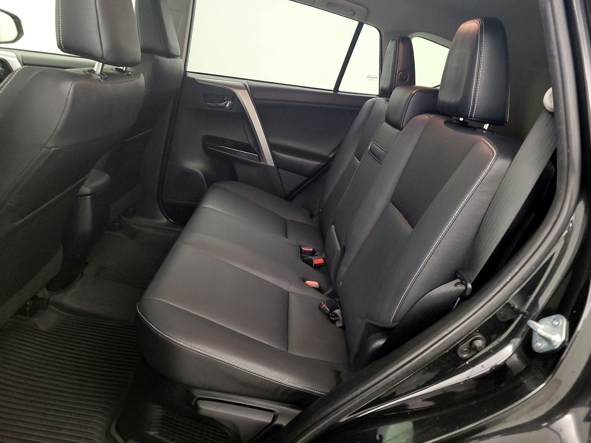 Thumbnail: 2017 Toyota RAV4 - 20