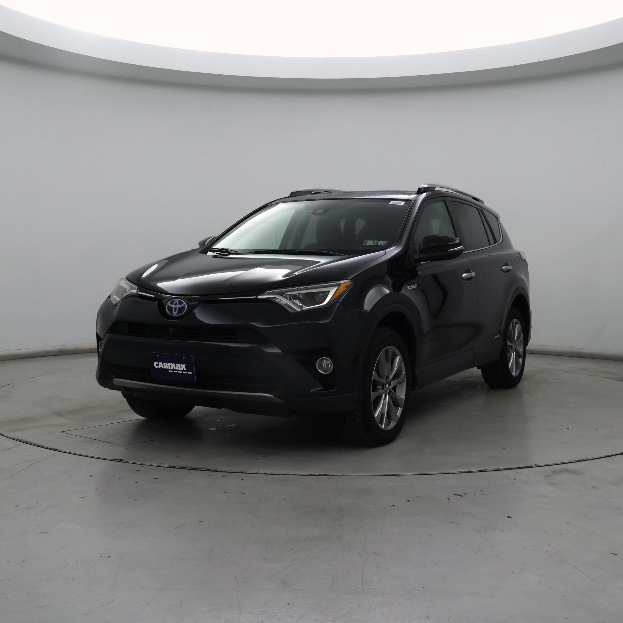 Thumbnail: 2017 Toyota RAV4 - 4