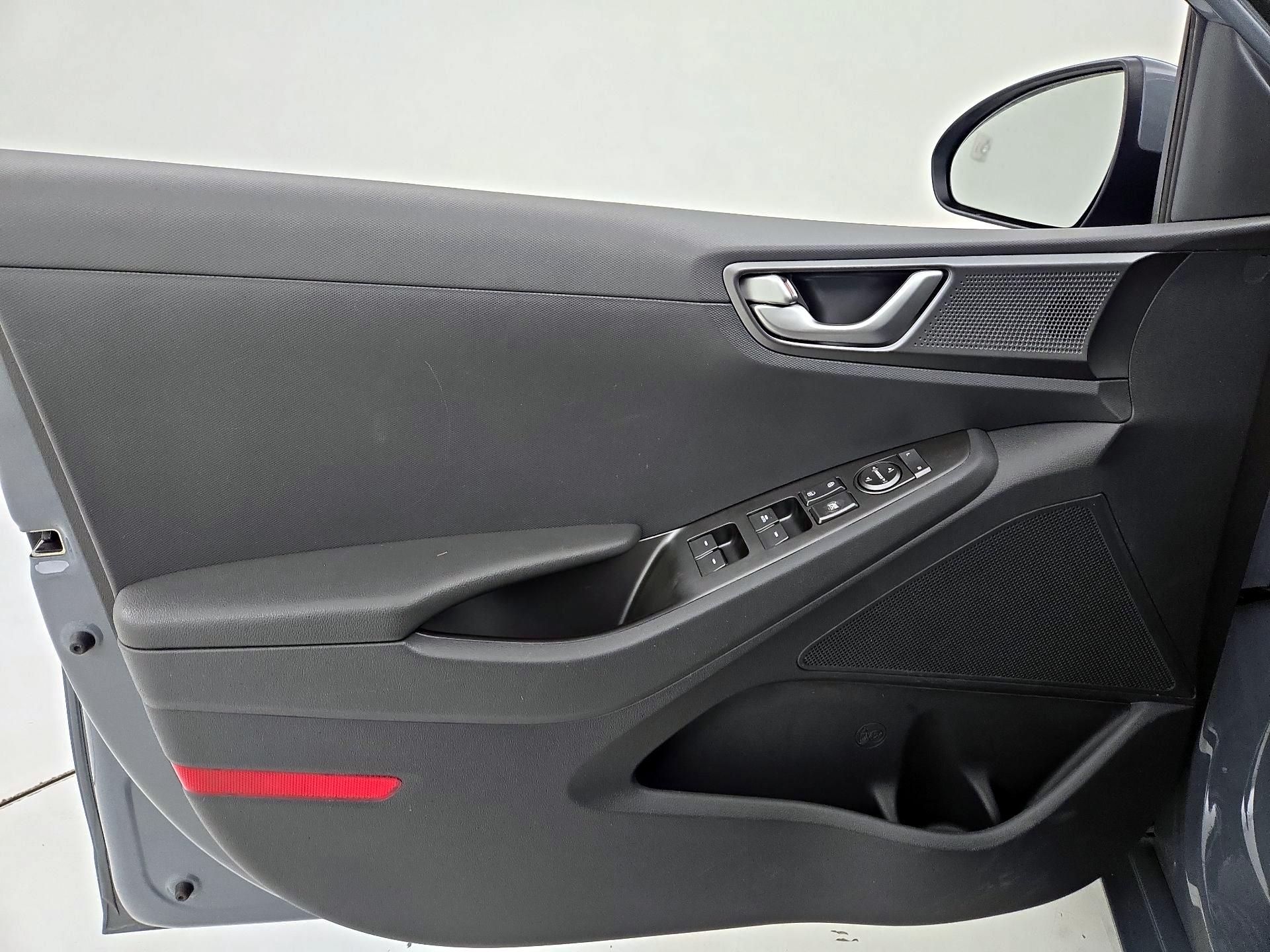 Thumbnail: 2020 Hyundai Ioniq - 12