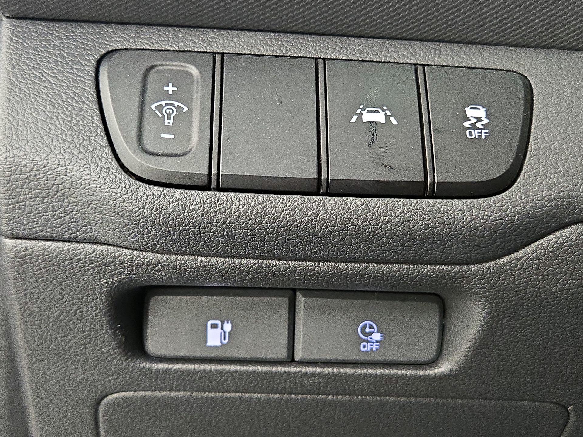 Thumbnail: 2020 Hyundai Ioniq - 13