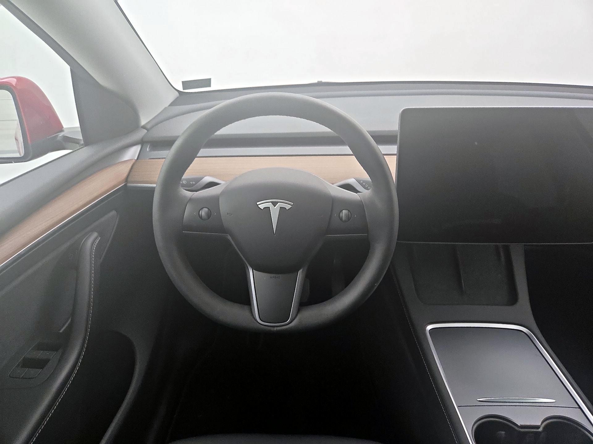 Thumbnail: 2023 Tesla Model Y - 10