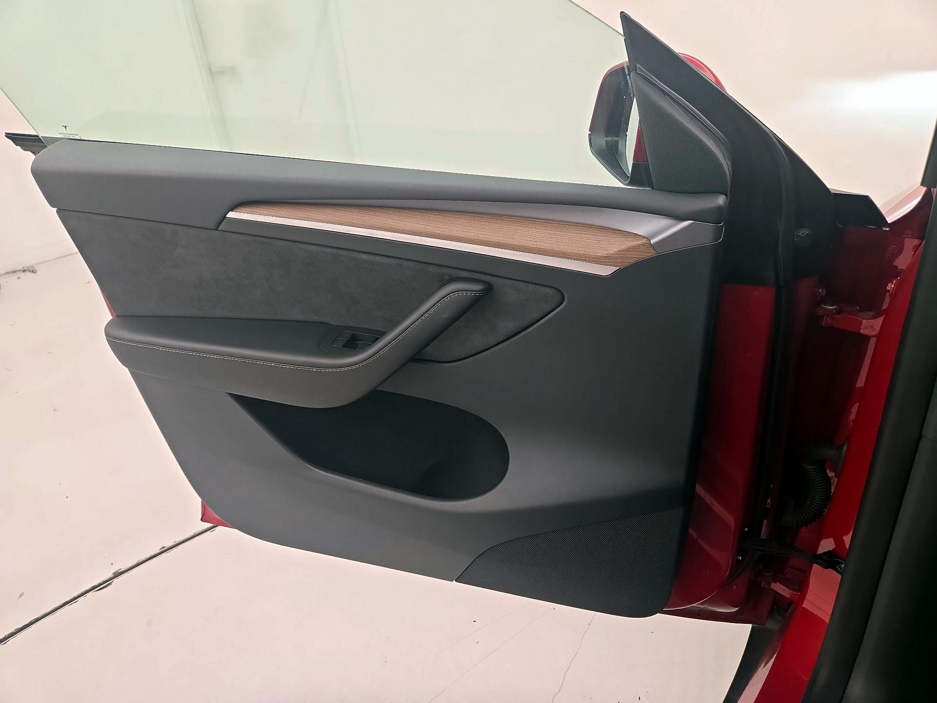 Thumbnail: 2023 Tesla Model Y - 12