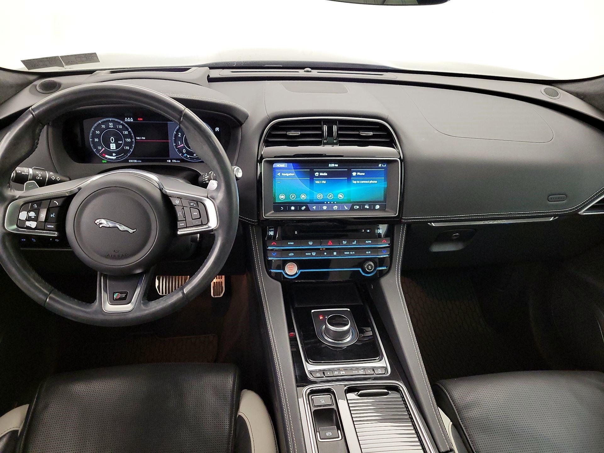 Thumbnail: 2019 Jaguar F-Pace - 9