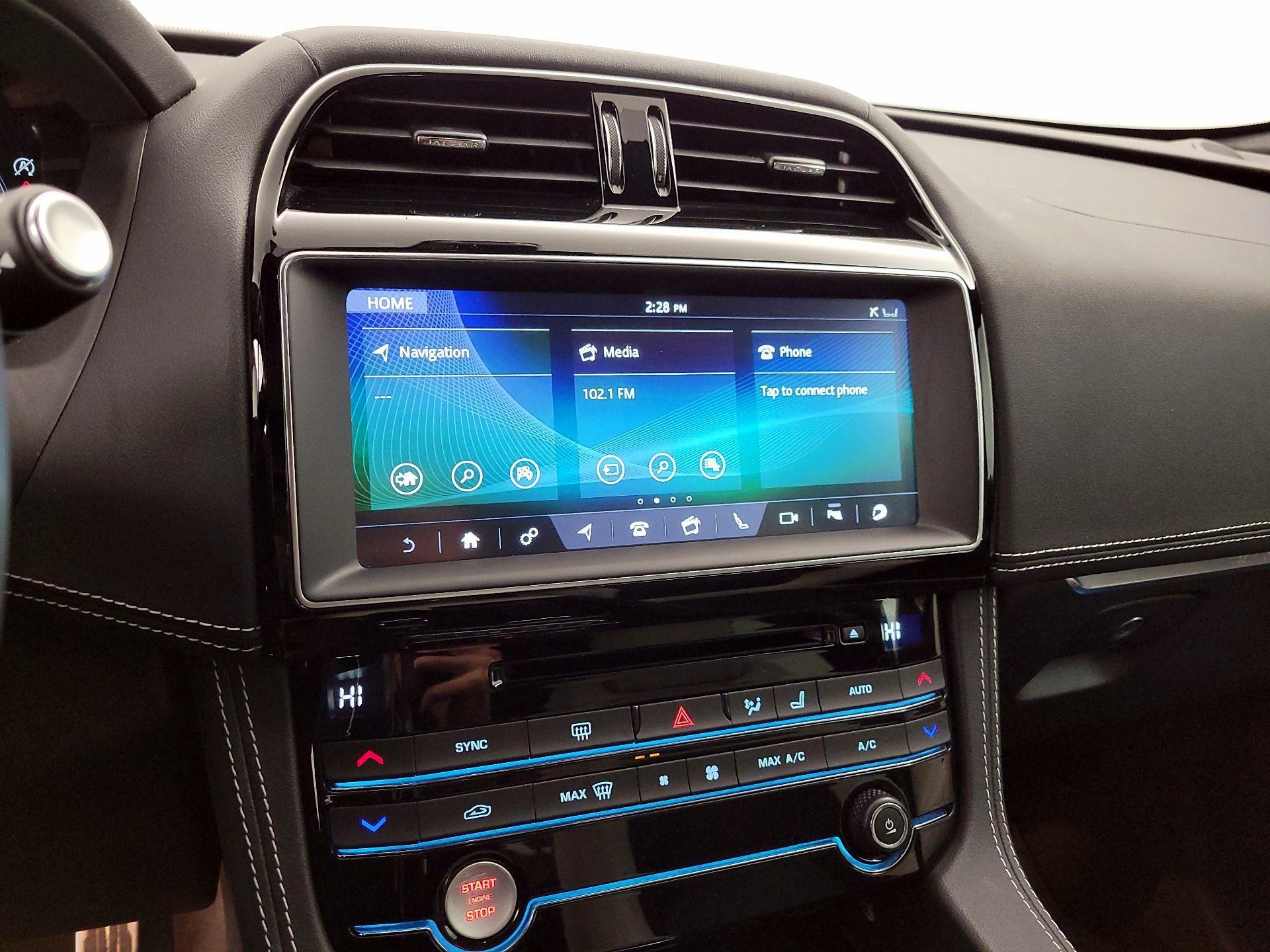 Thumbnail: 2019 Jaguar F-Pace - 15