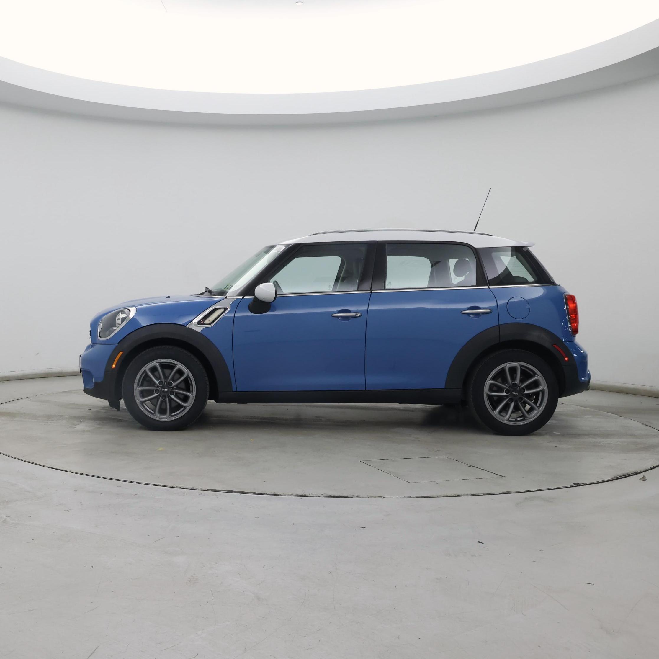 Thumbnail: 2016 MINI Cooper Countryman - 3