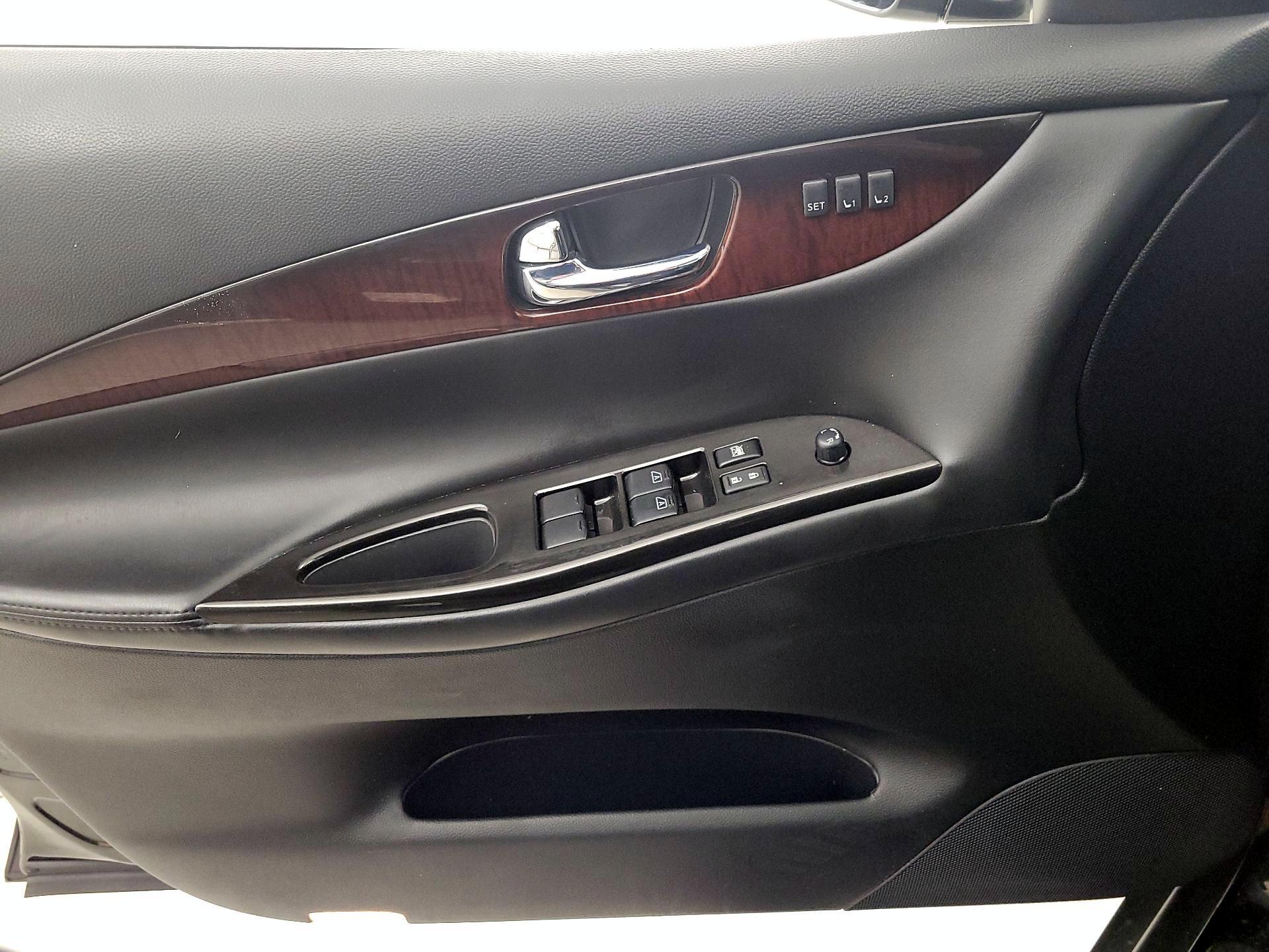 Thumbnail: 2017 INFINITI QX50 - 12