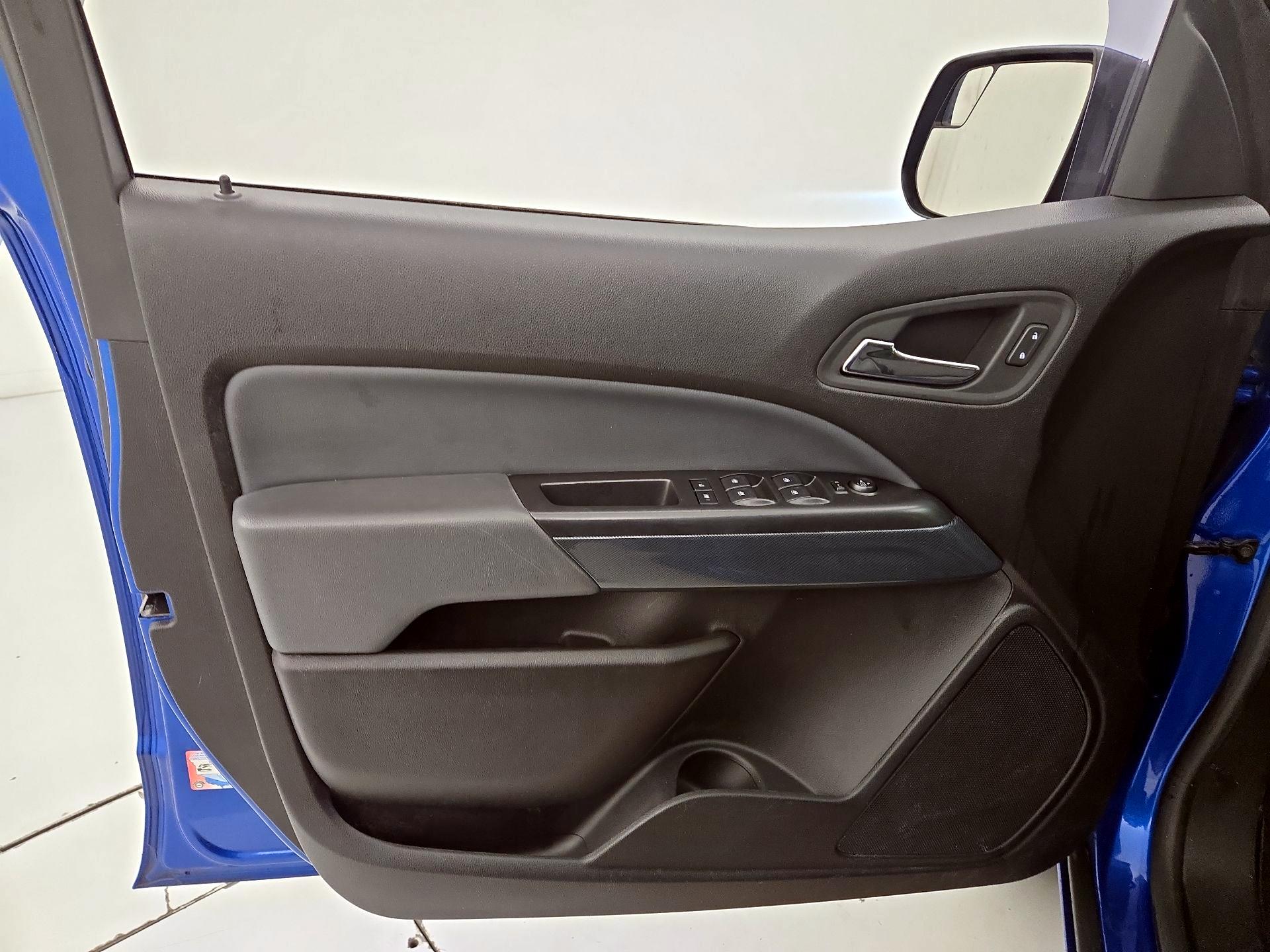 Thumbnail: 2019 Chevrolet Colorado - 12