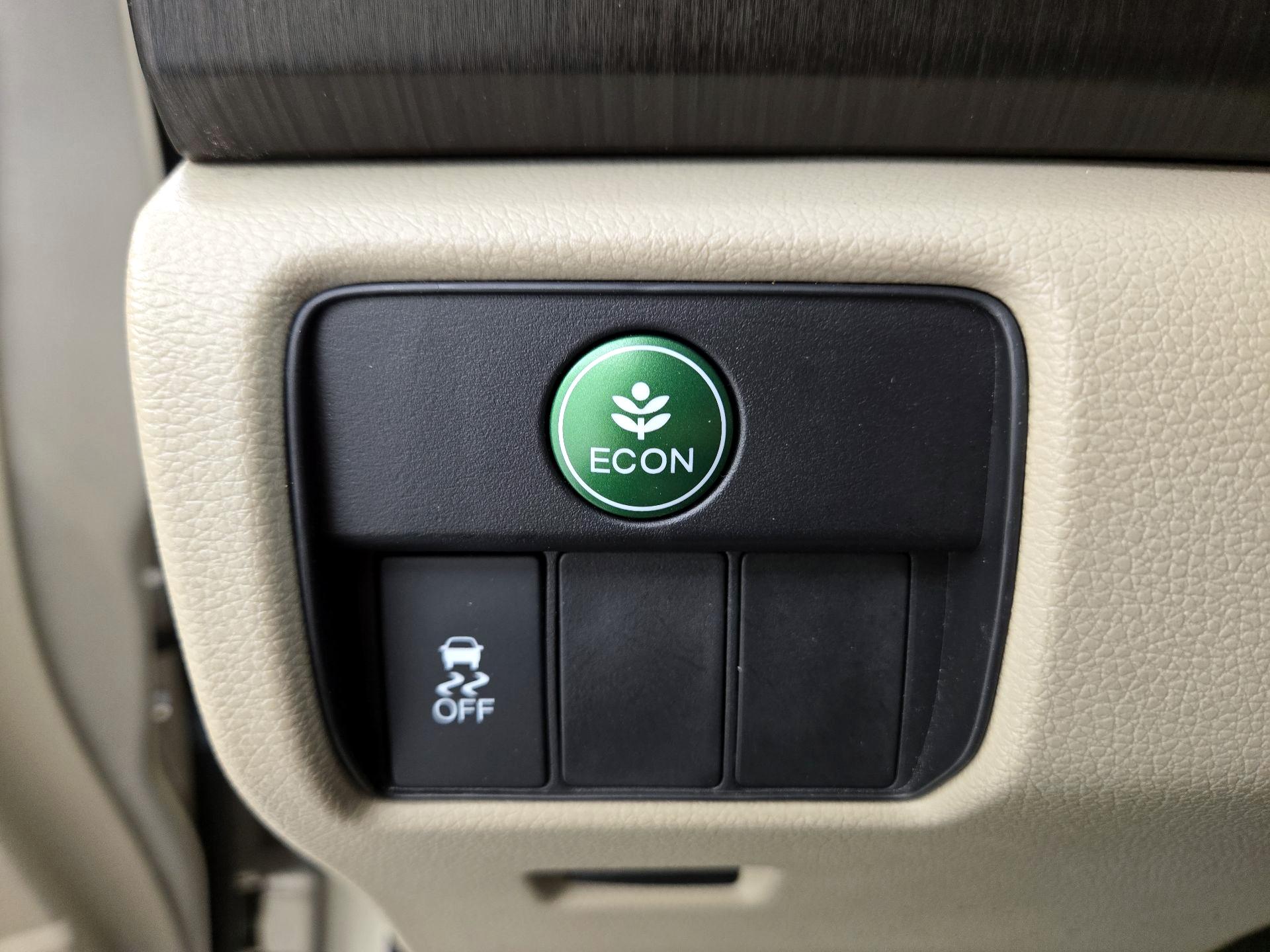 Thumbnail: 2015 Honda Accord - 13