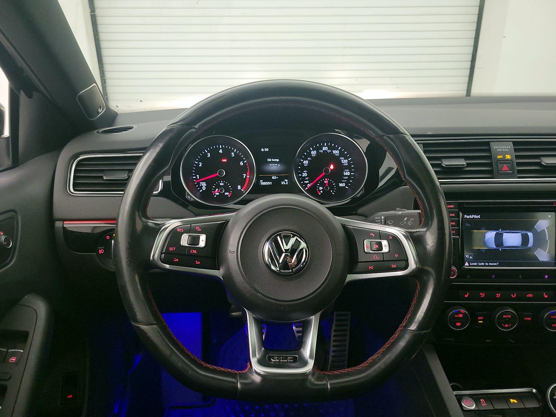 Thumbnail: 2017 Volkswagen Jetta - 10