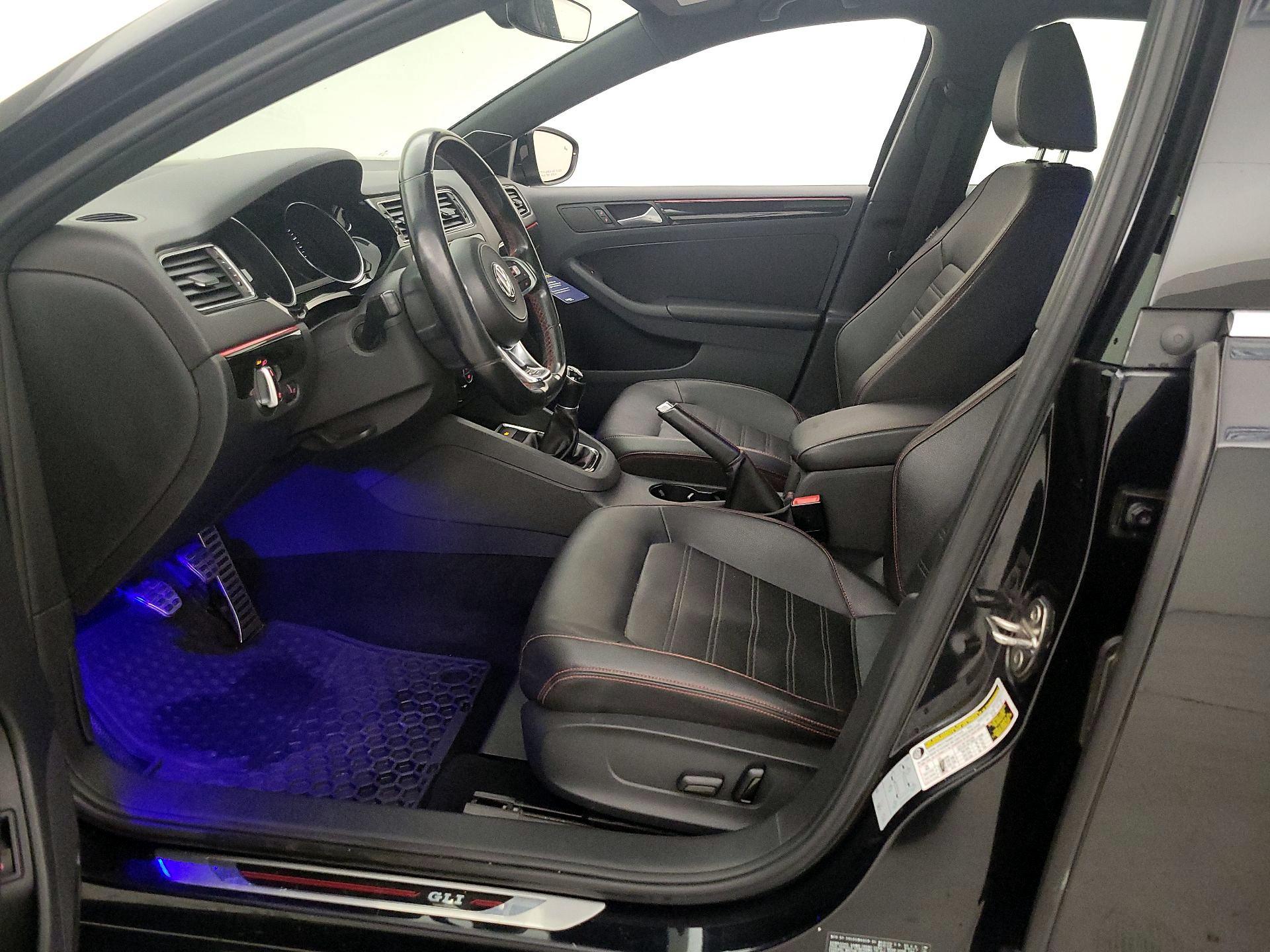 Thumbnail: 2017 Volkswagen Jetta - 11