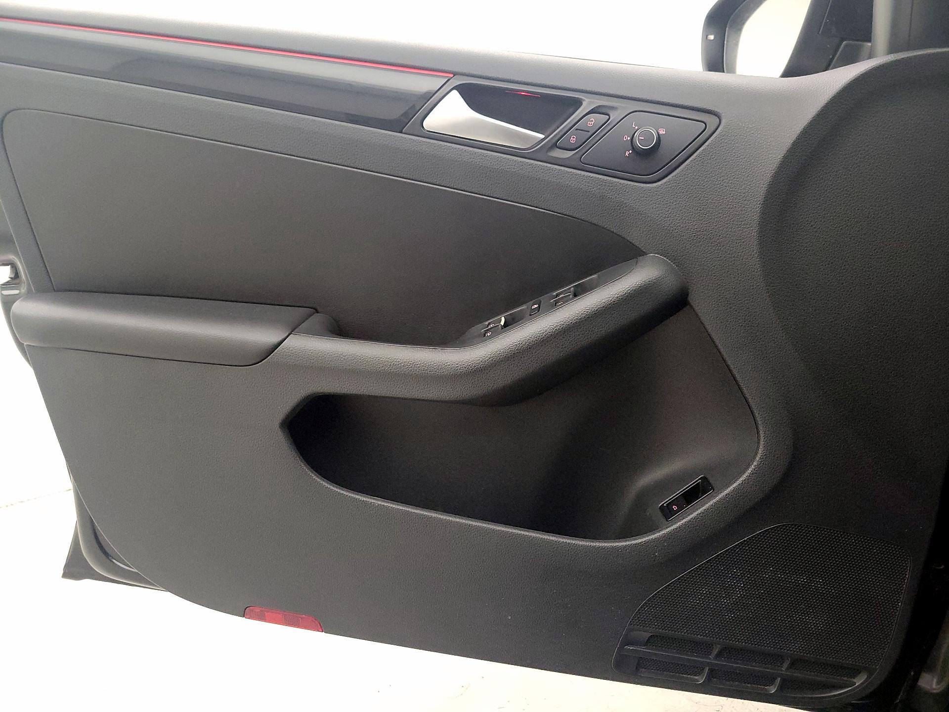 Thumbnail: 2017 Volkswagen Jetta - 12