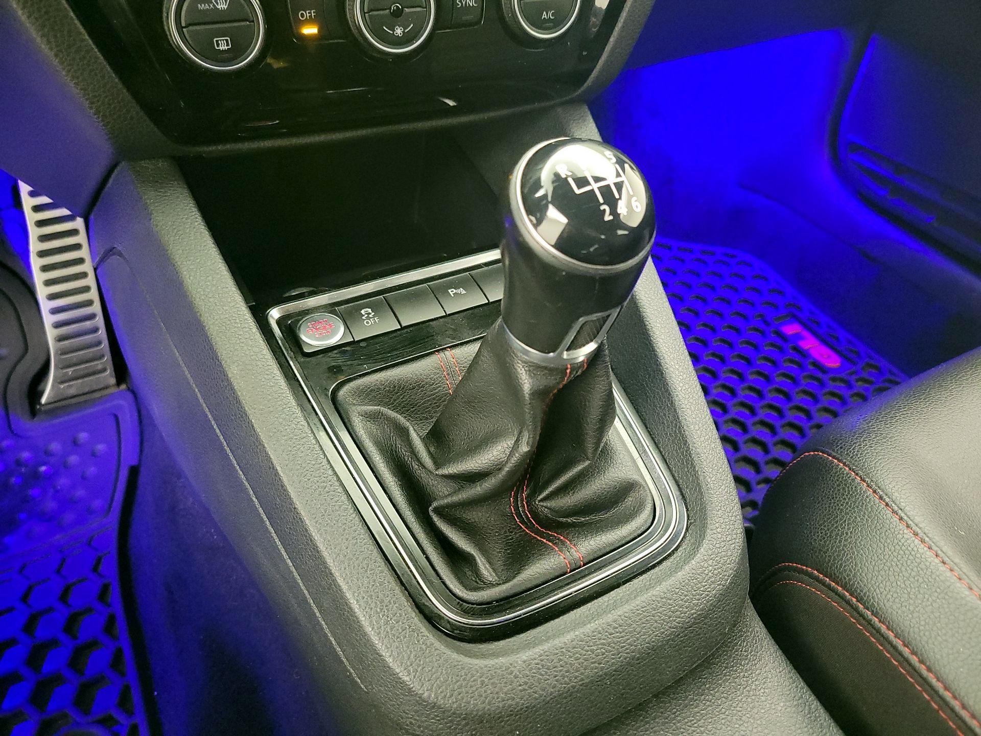 Thumbnail: 2017 Volkswagen Jetta - 17