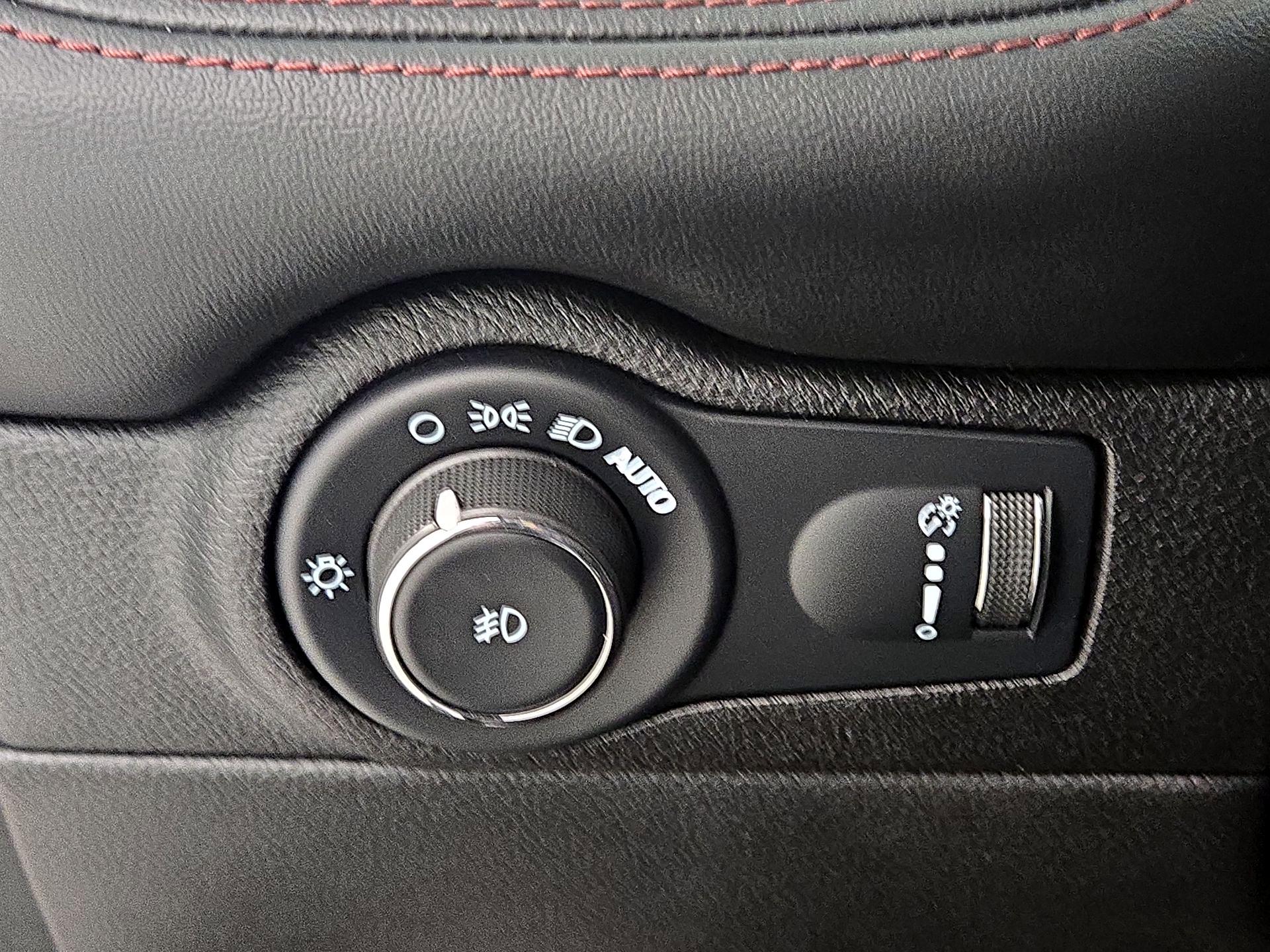 Thumbnail: 2022 Dodge Durango - 13