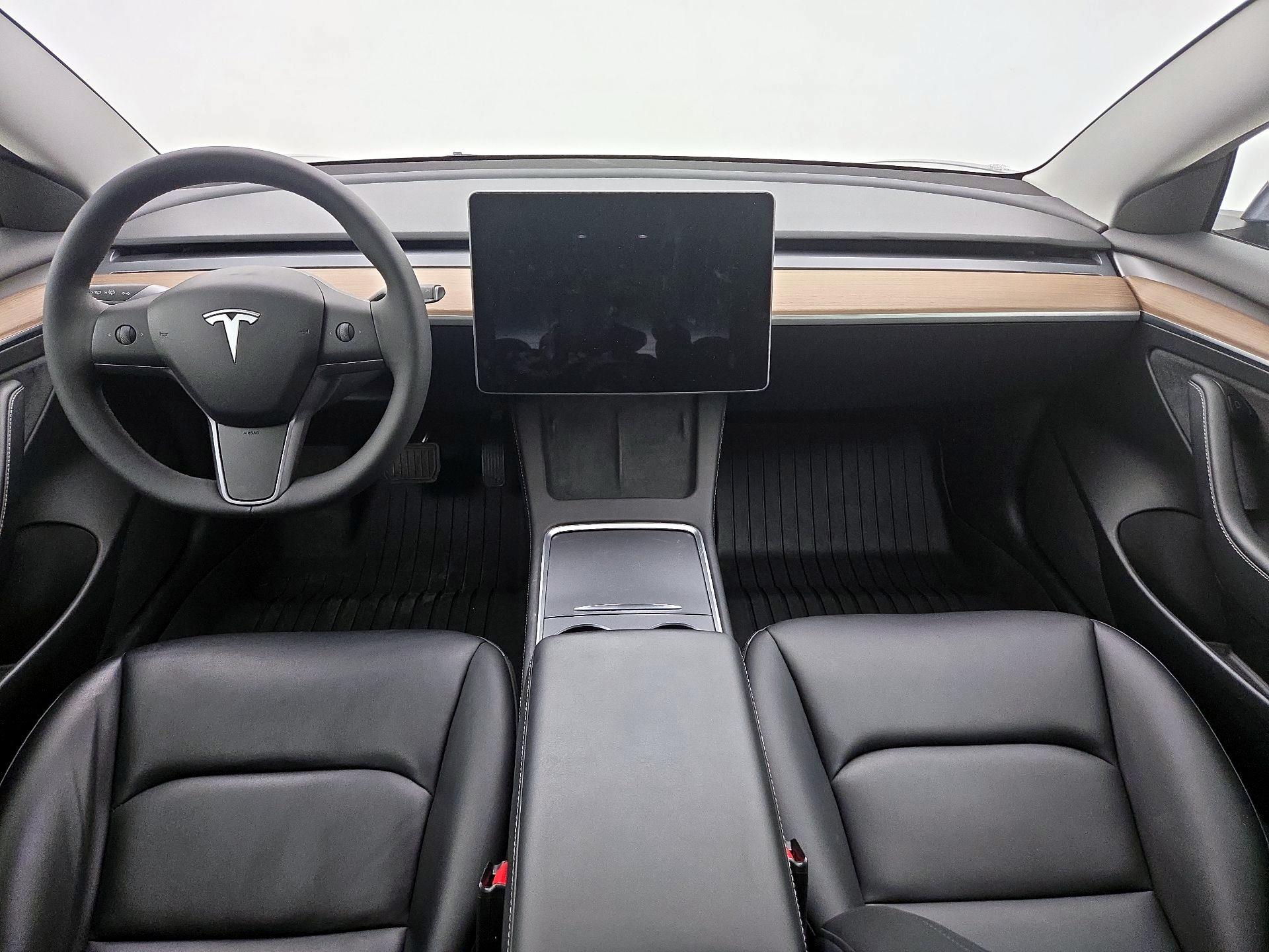 Thumbnail: 2023 Tesla Model 3 - 9