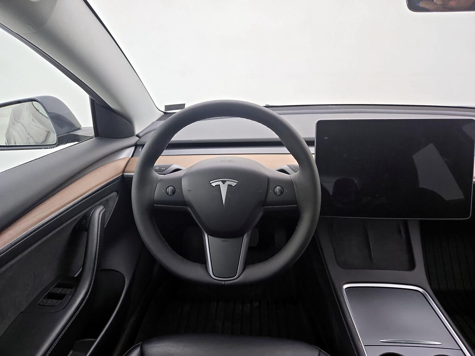 Thumbnail: 2023 Tesla Model 3 - 10