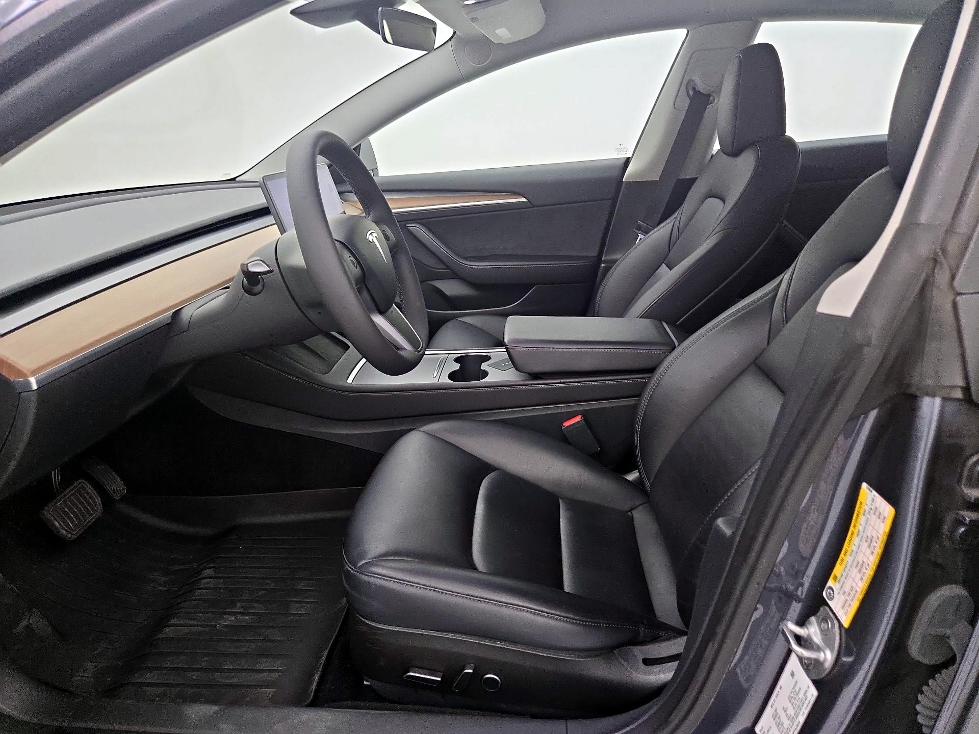 Thumbnail: 2023 Tesla Model 3 - 11