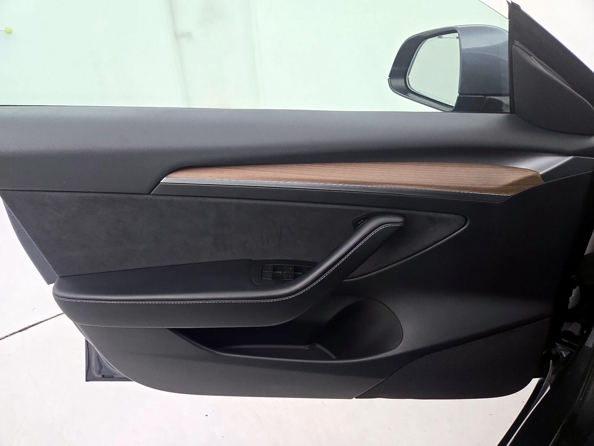 Thumbnail: 2023 Tesla Model 3 - 12