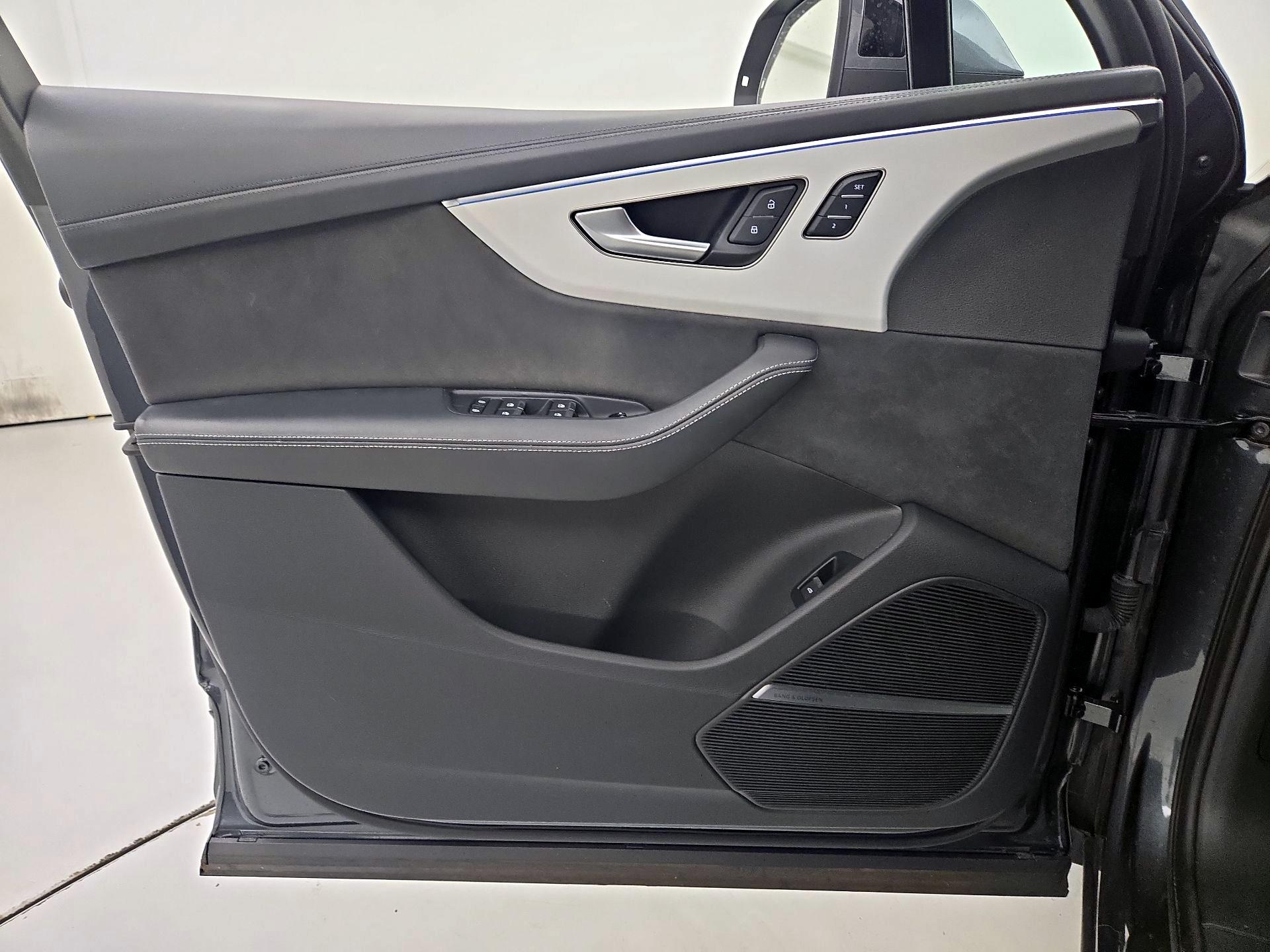 Thumbnail: 2024 Audi Q7 - 12