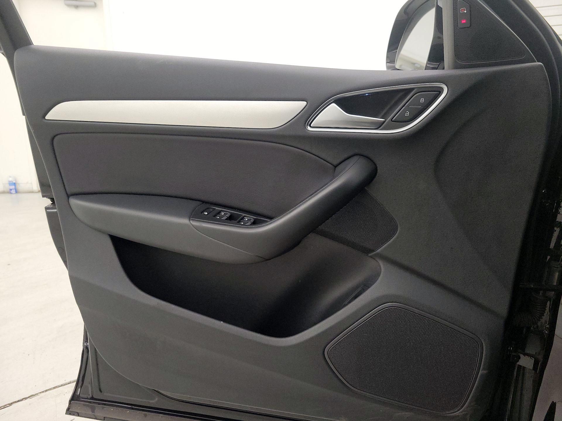 Thumbnail: 2016 Audi Q3 - 12