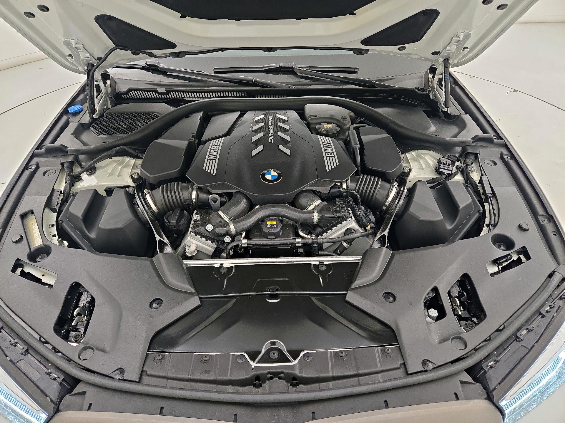 Thumbnail: 2021 BMW 5 Series - 20