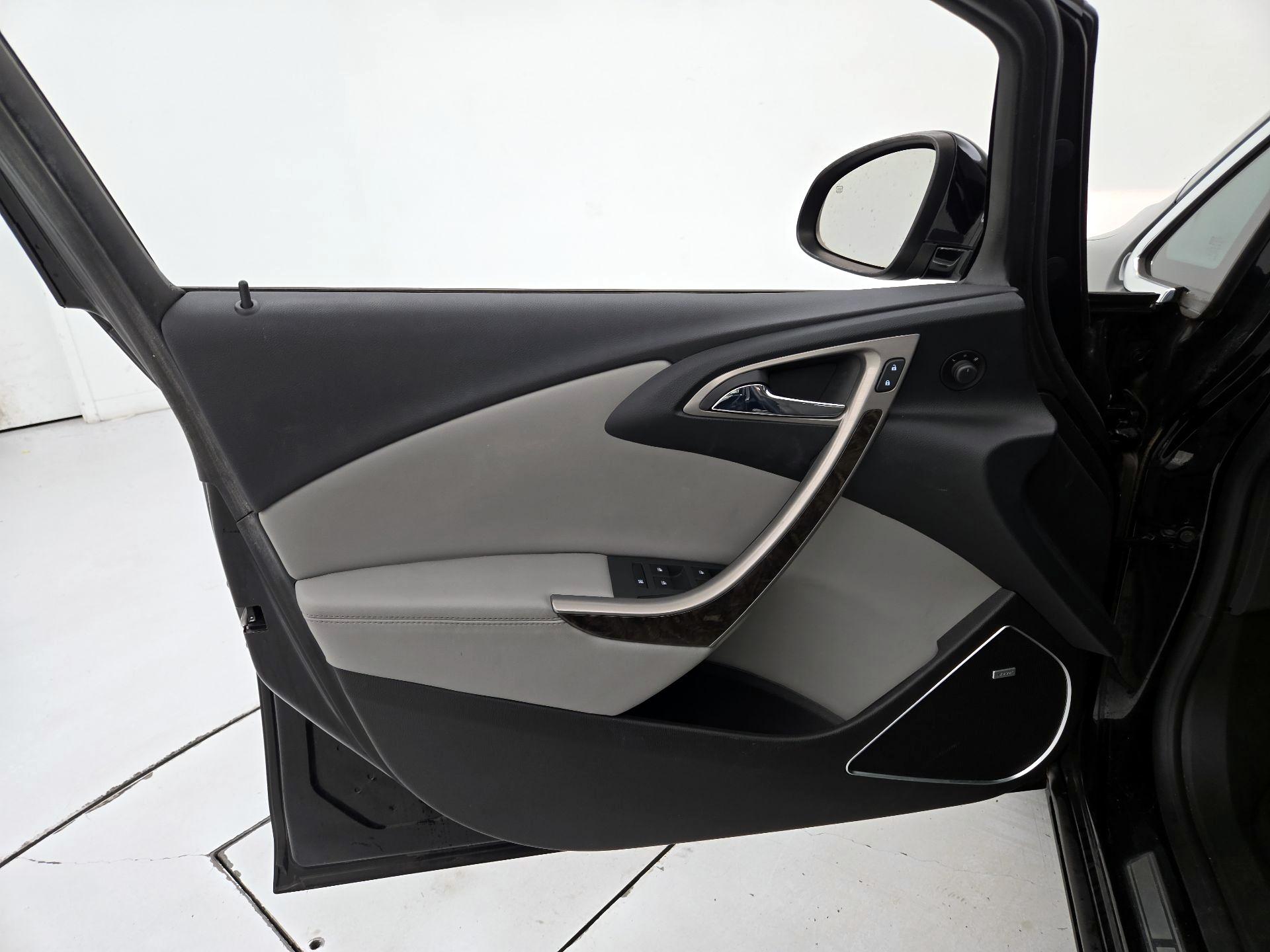 Thumbnail: 2016 Buick Verano - 12