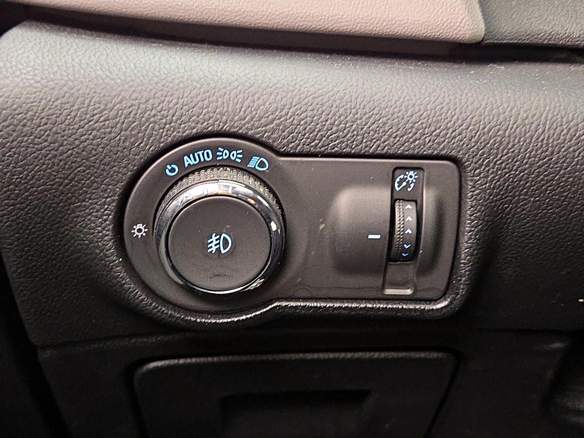 Thumbnail: 2016 Buick Verano - 13