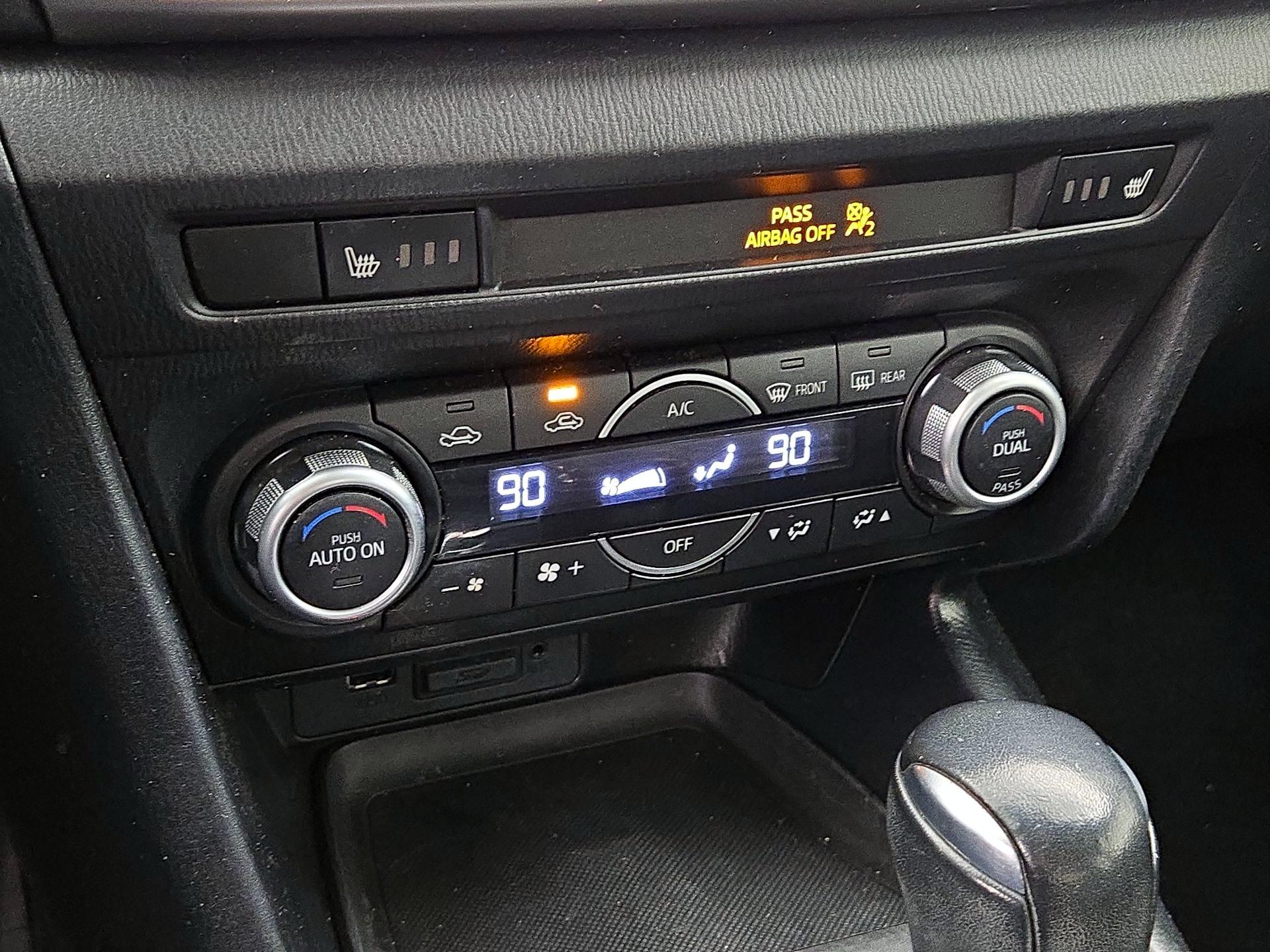 Thumbnail: 2018 Mazda Mazda3 - 16