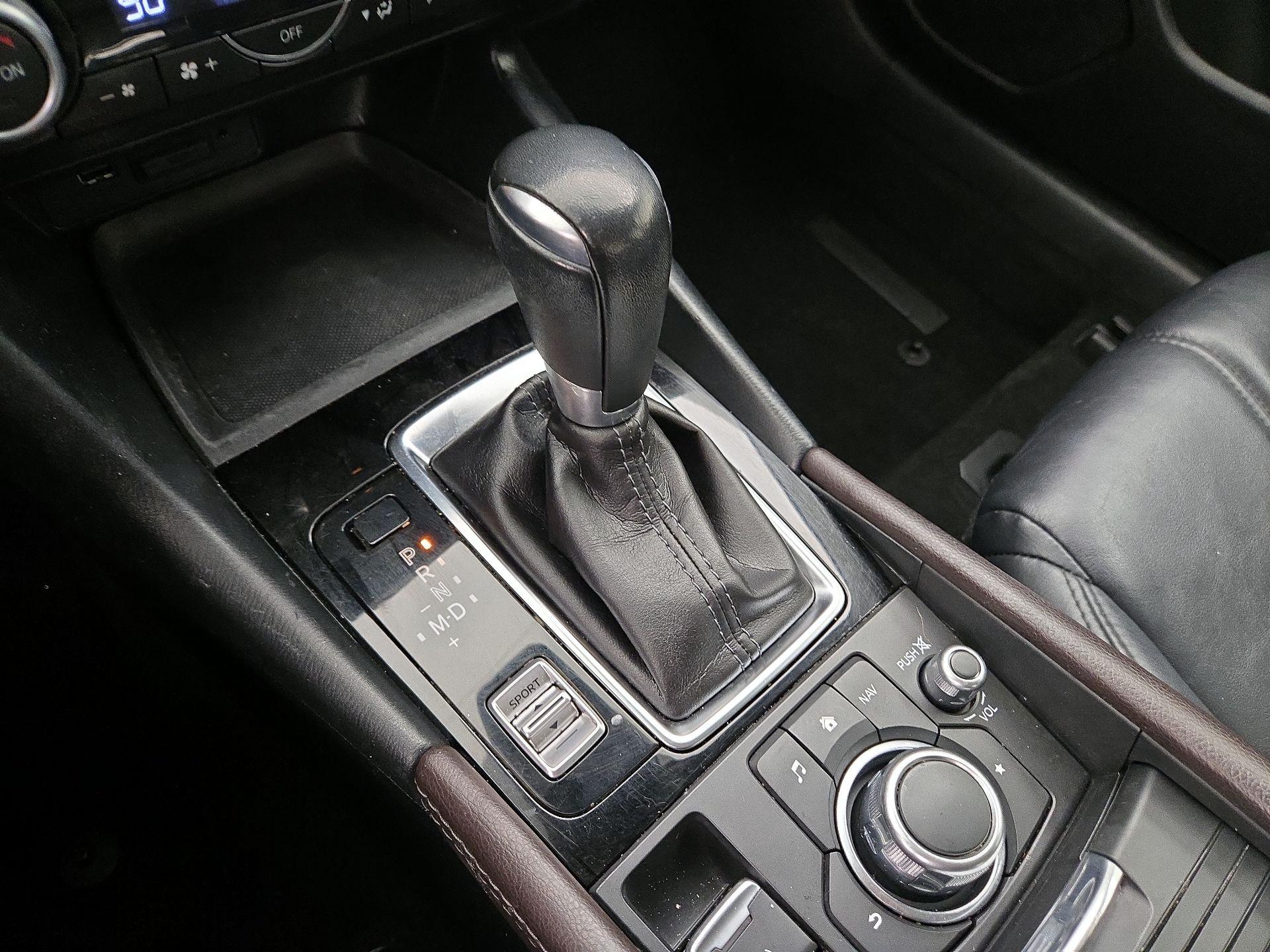 Thumbnail: 2018 Mazda Mazda3 - 17