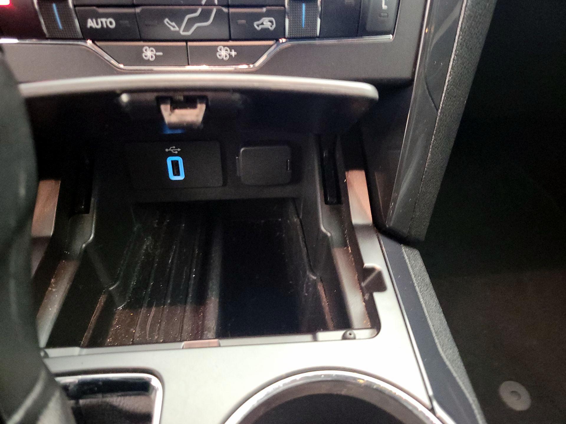 Thumbnail: 2017 Ford Explorer - 18