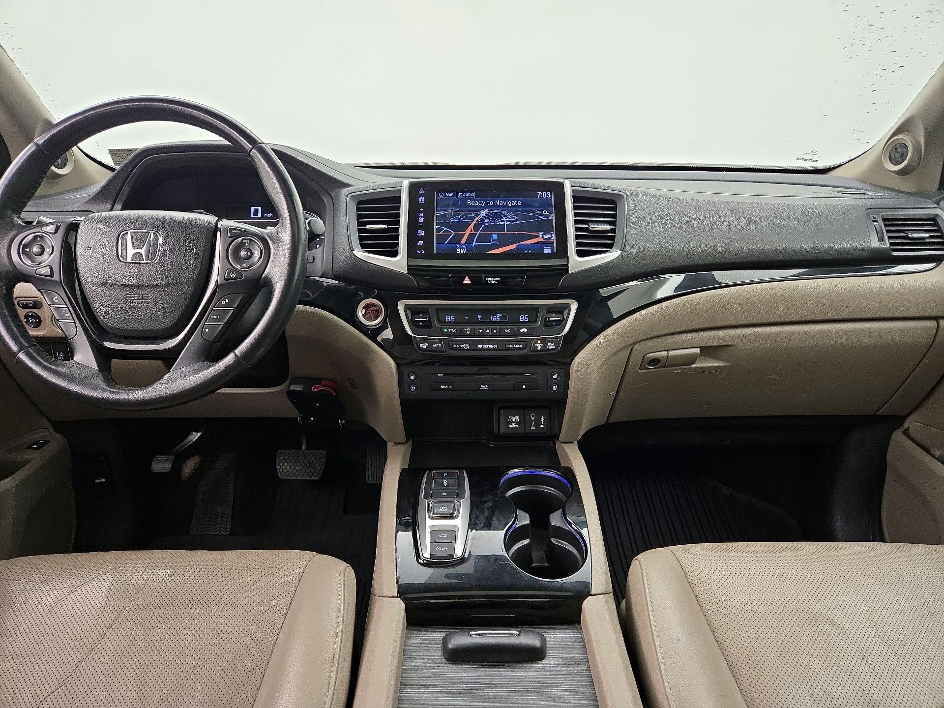 Thumbnail: 2017 Honda Pilot - 9
