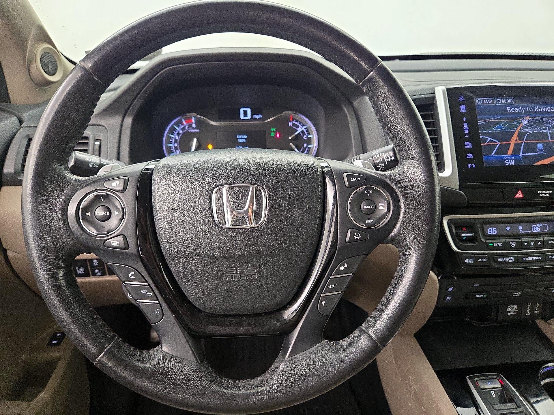 Thumbnail: 2017 Honda Pilot - 10