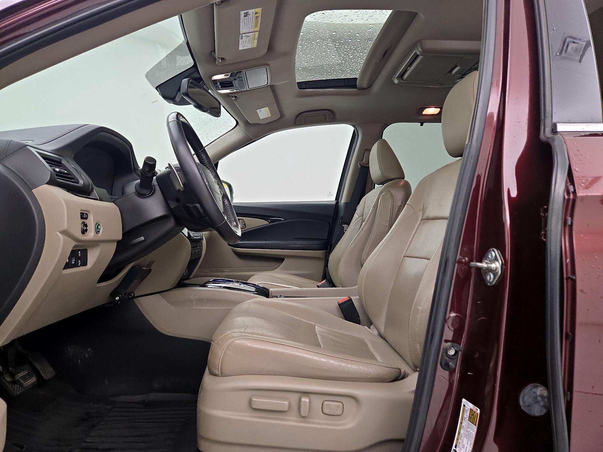 Thumbnail: 2017 Honda Pilot - 11