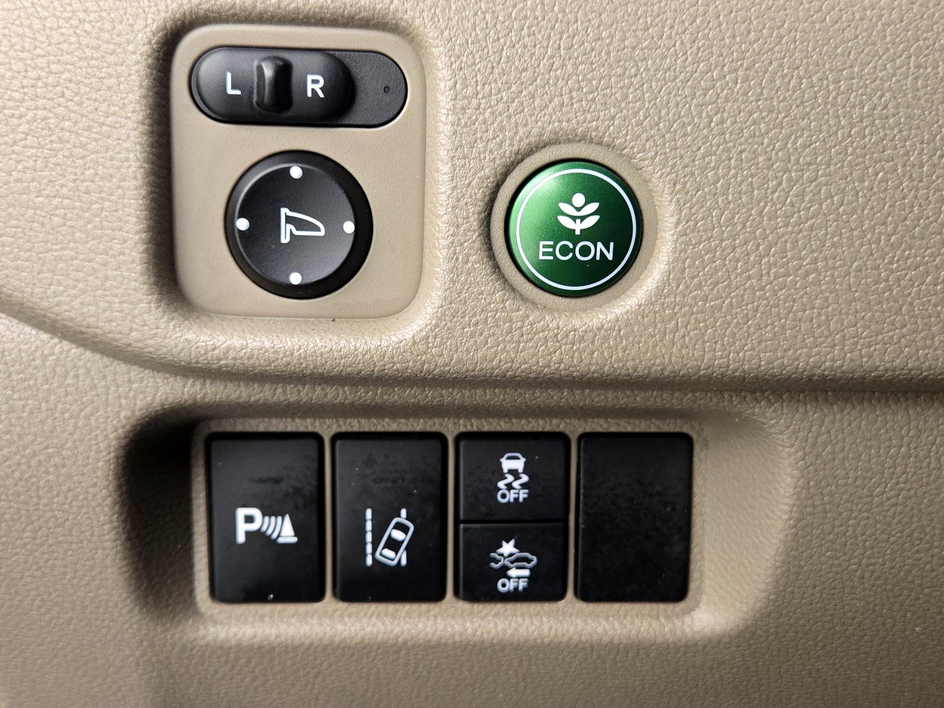 Thumbnail: 2017 Honda Pilot - 13