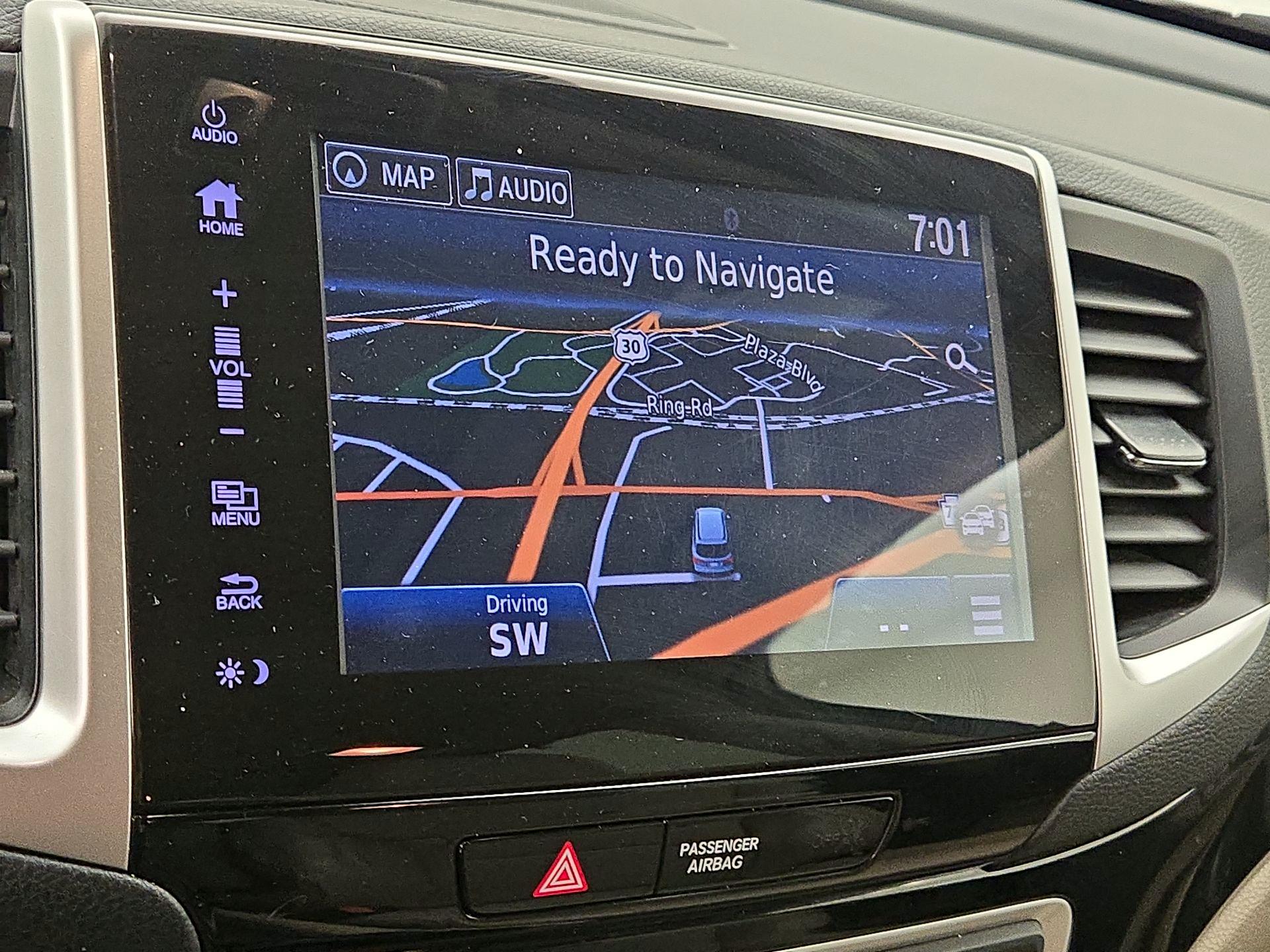 Thumbnail: 2017 Honda Pilot - 14