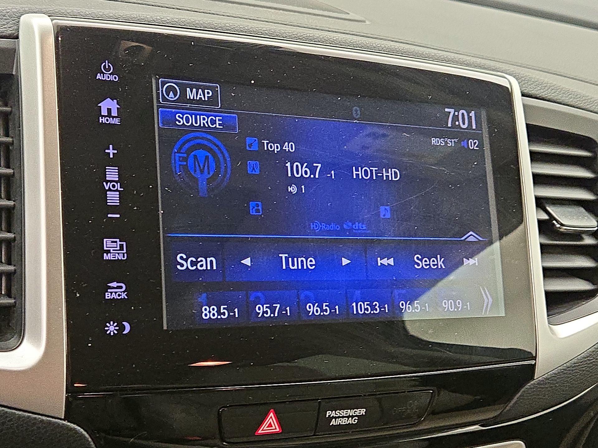 Thumbnail: 2017 Honda Pilot - 16