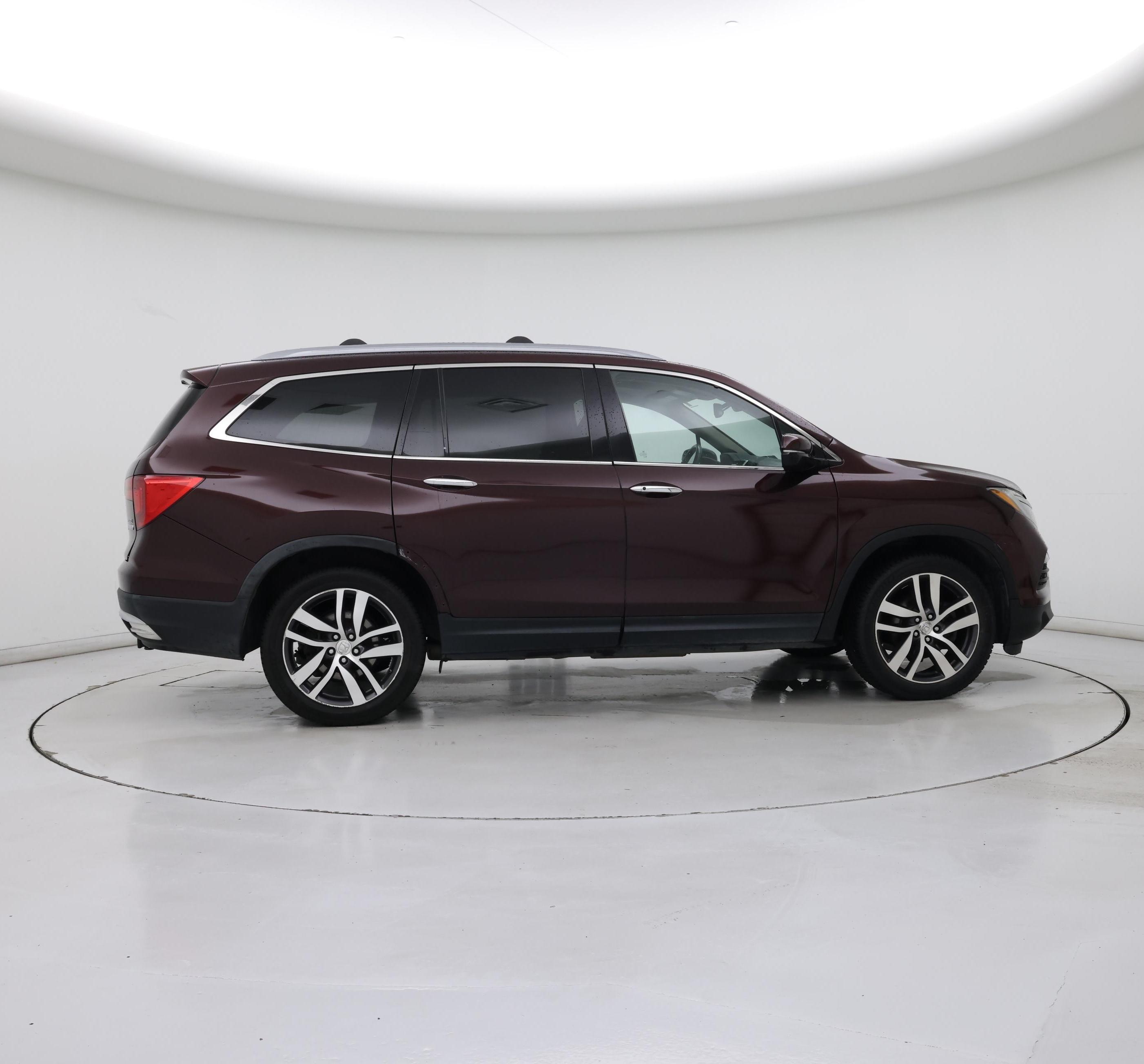 Thumbnail: 2017 Honda Pilot - 7