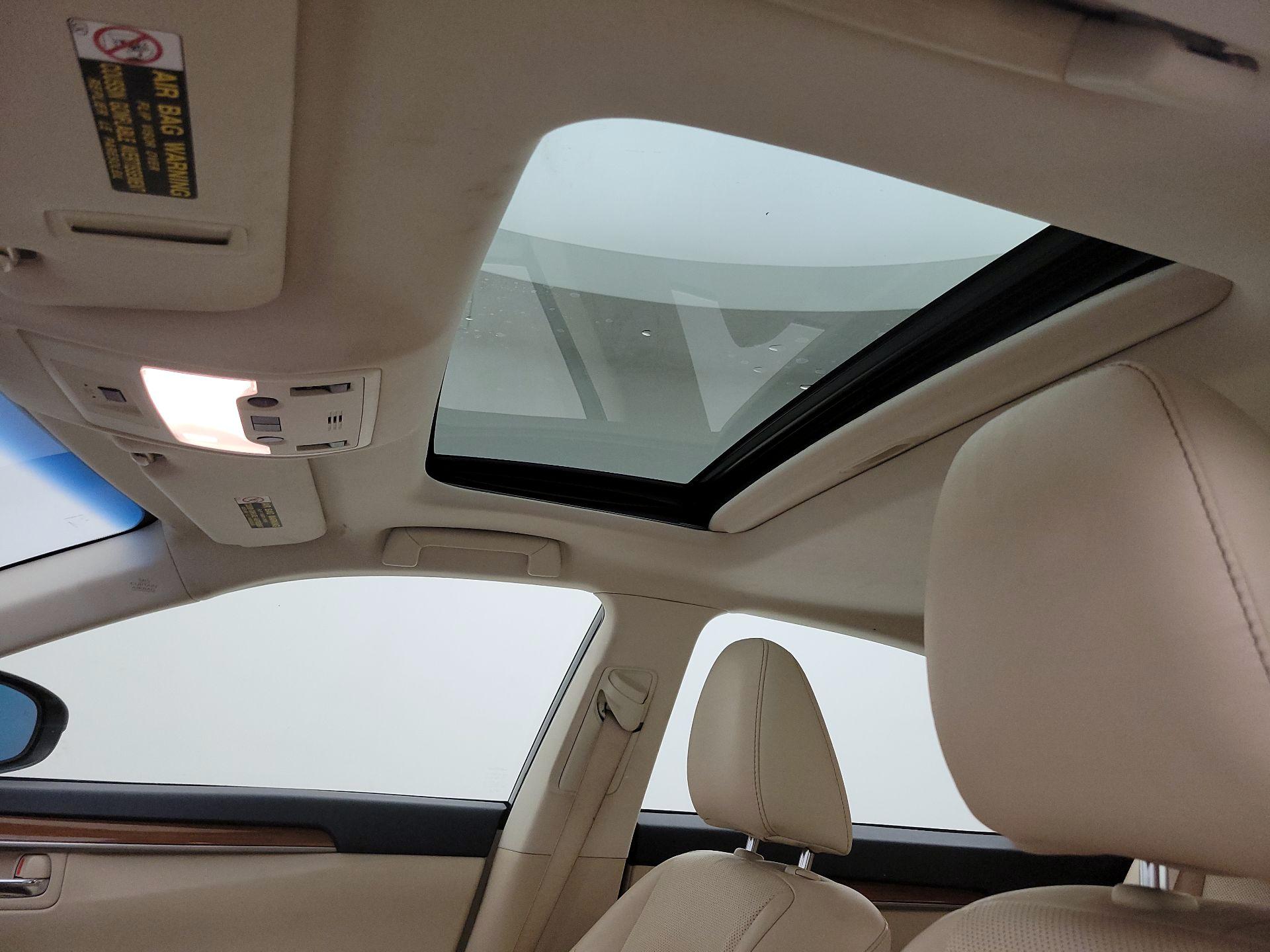 Thumbnail: 2015 Lexus ES - 20