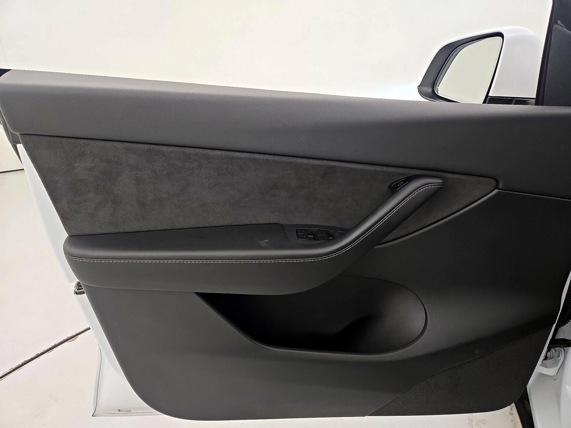 Thumbnail: 2021 Tesla Model Y - 12