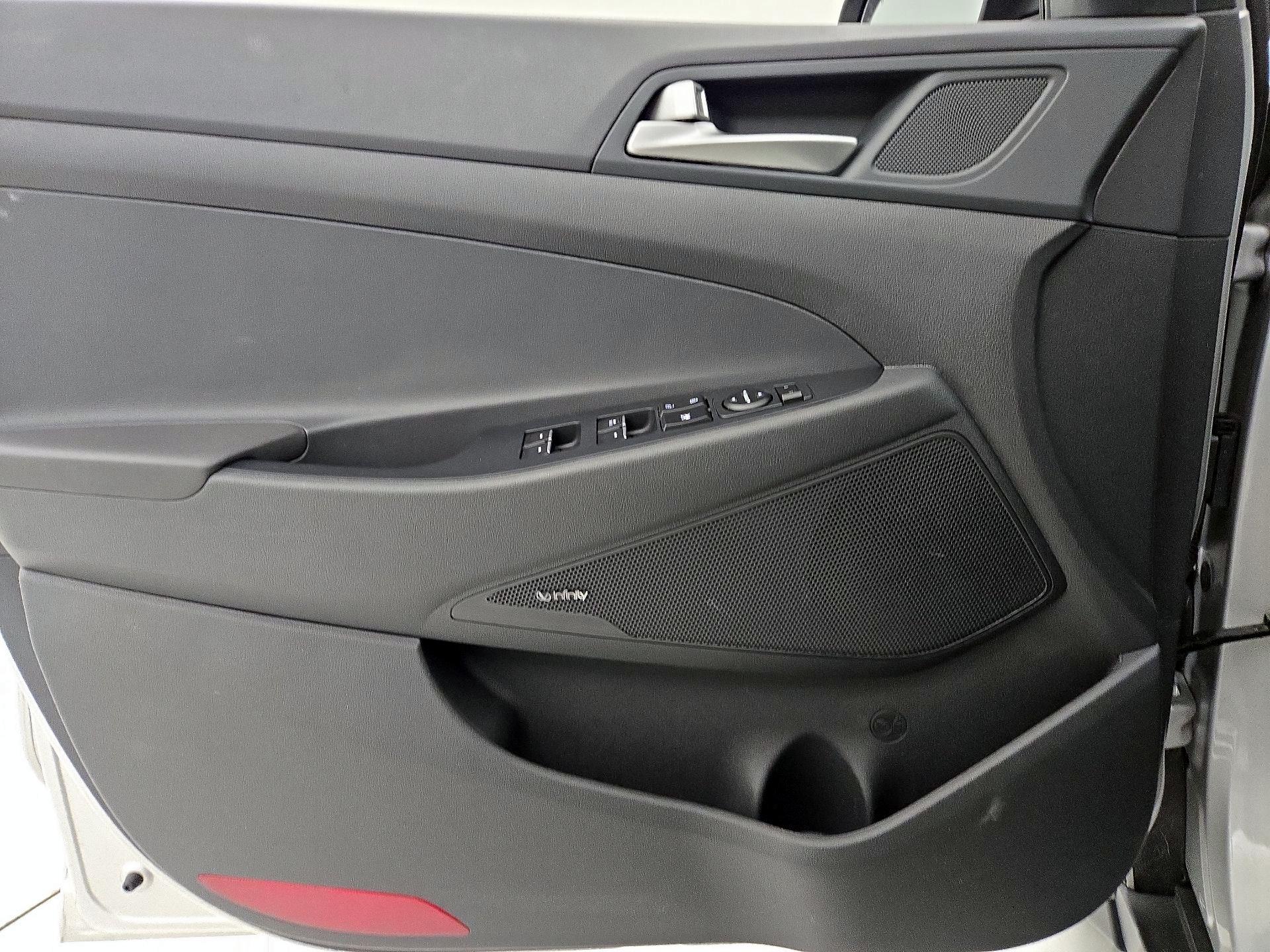 Thumbnail: 2020 Hyundai Tucson - 12