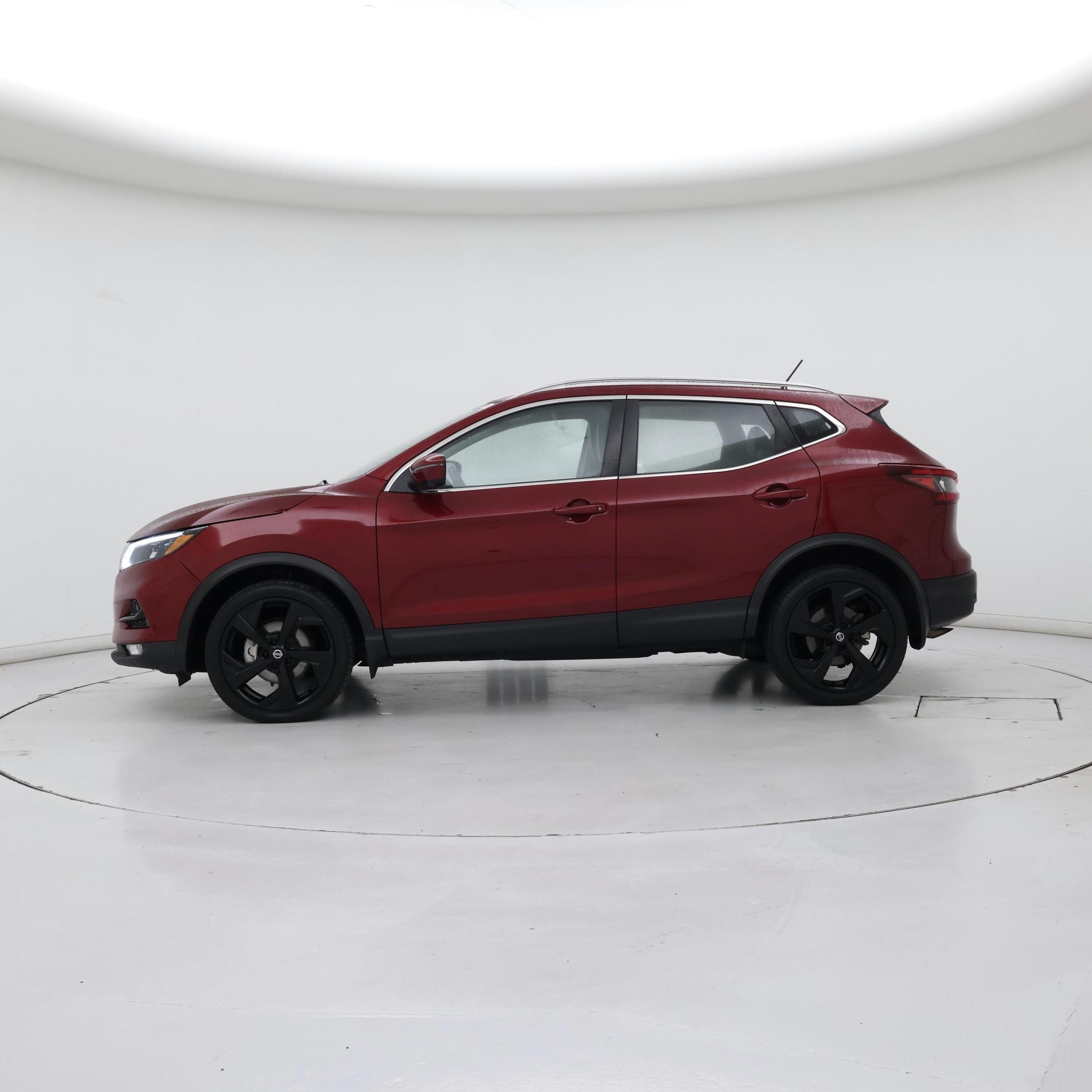 Thumbnail: 2021 Nissan Rogue Sport - 3
