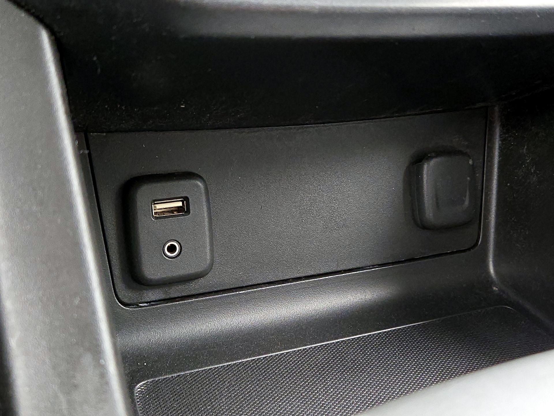 Thumbnail: 2016 Chevrolet Colorado - 18