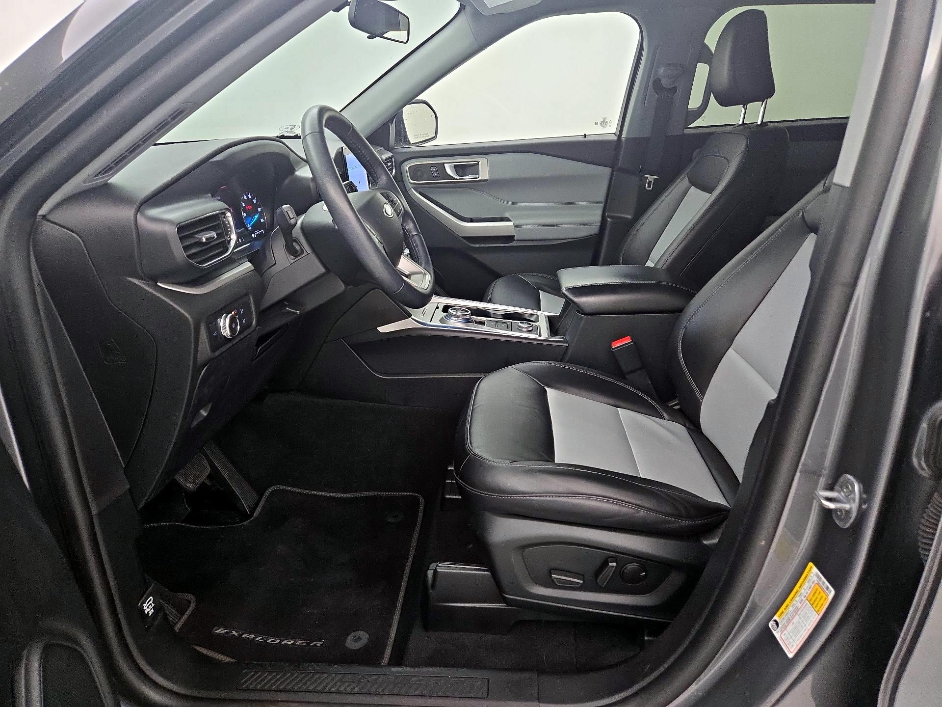 Thumbnail: 2022 Ford Explorer - 11