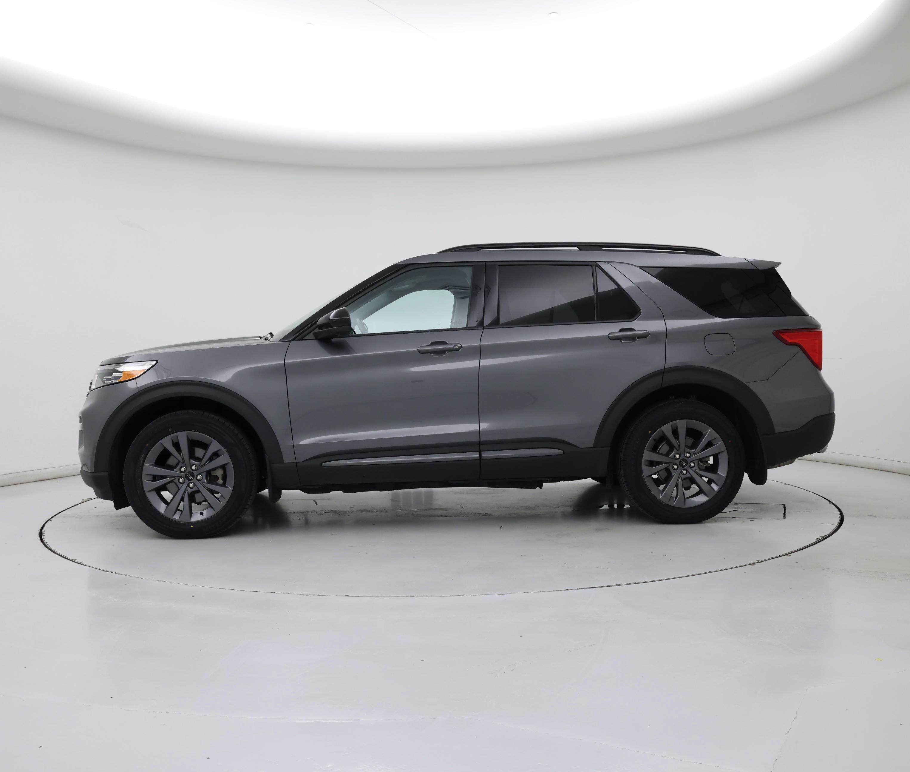 Thumbnail: 2022 Ford Explorer - 3