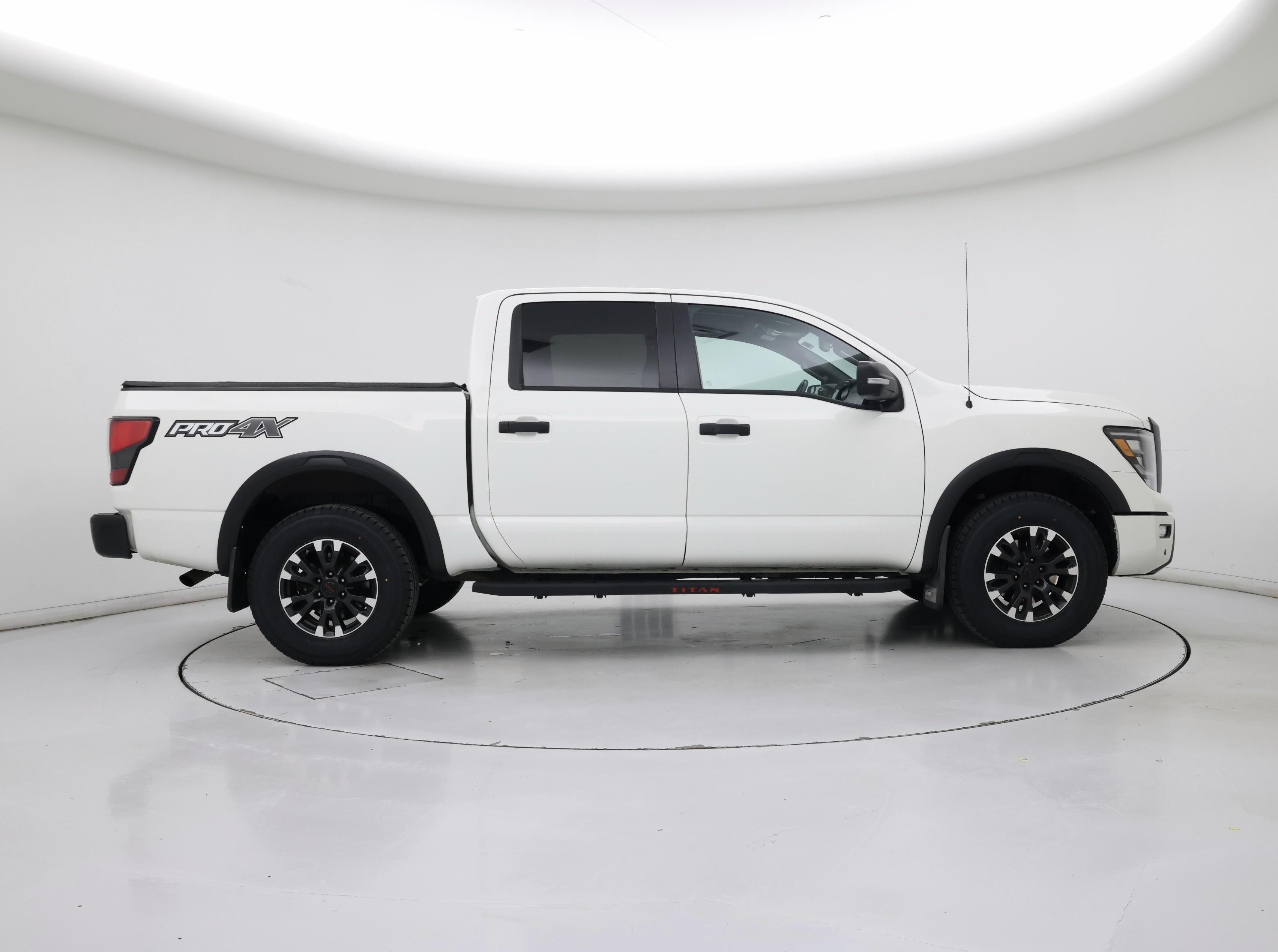 Thumbnail: 2021 Nissan Titan - 7