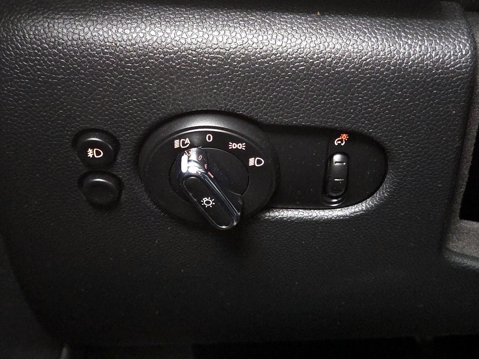 Thumbnail: 2021 MINI Cooper Hardtop - 13